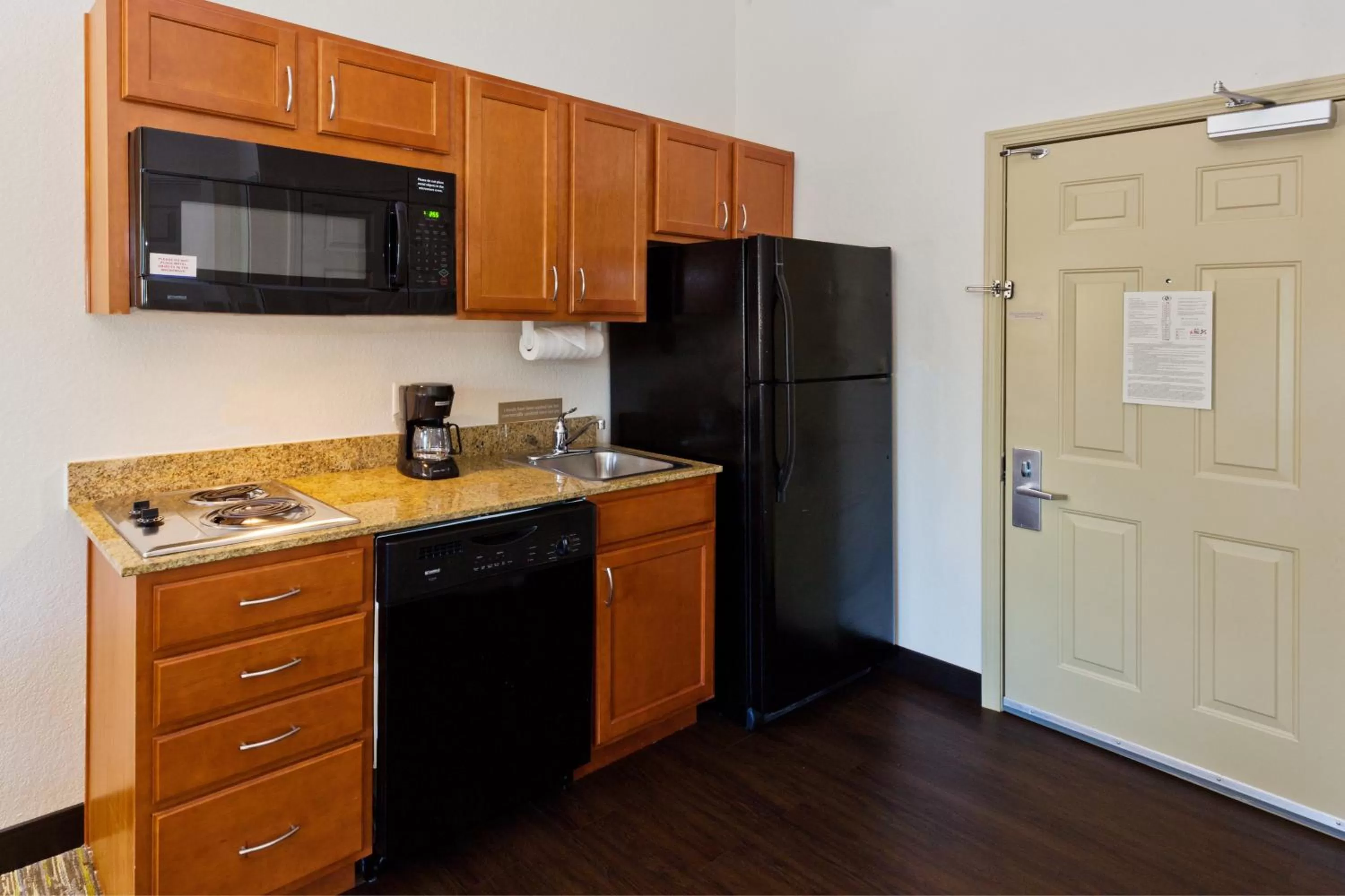 Queen Studio with Mobility Accessible Tub in Candlewood Suites Eastchase Park, an IHG Hotel