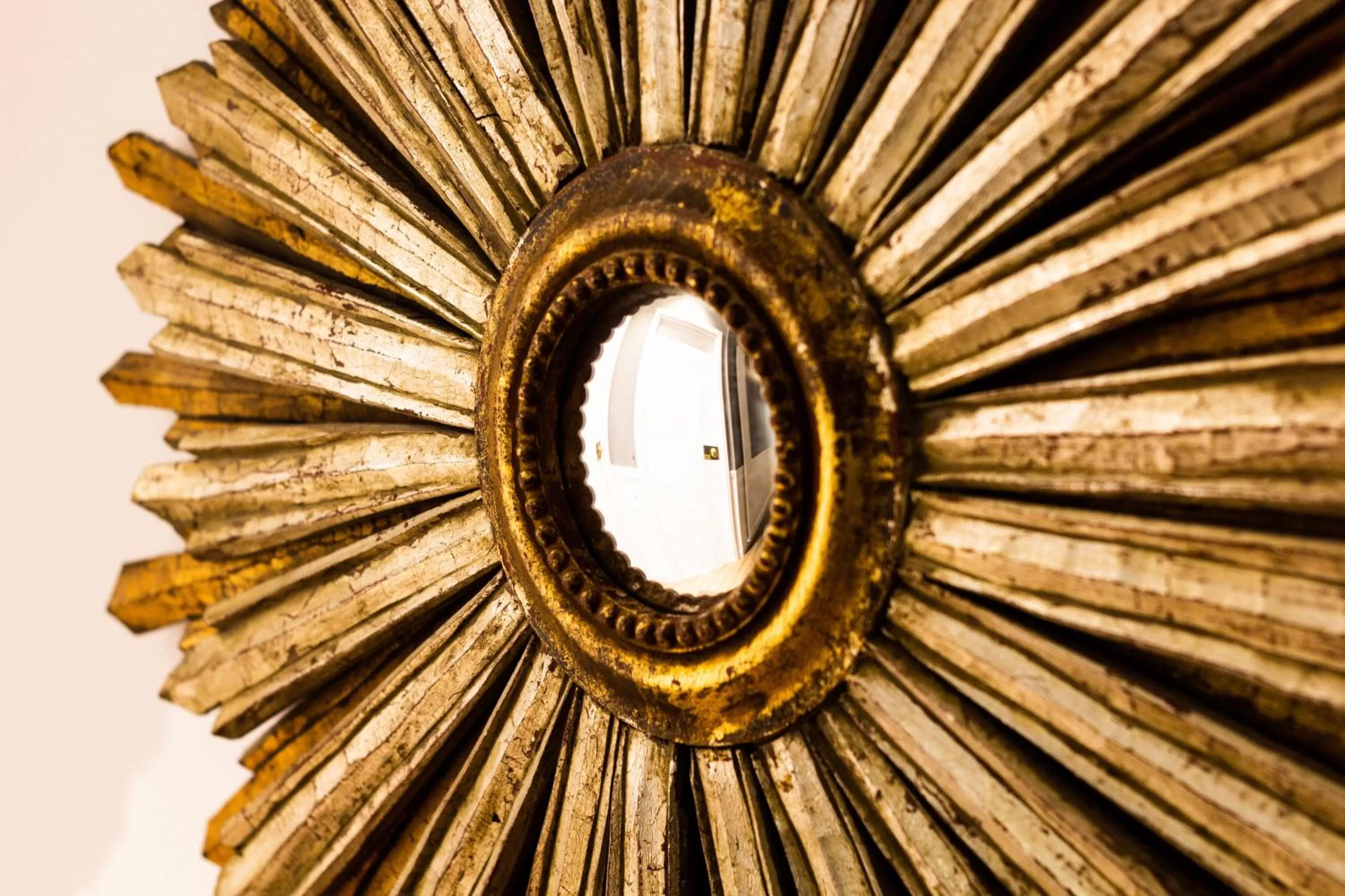 Decorative detail in Hôtel de France