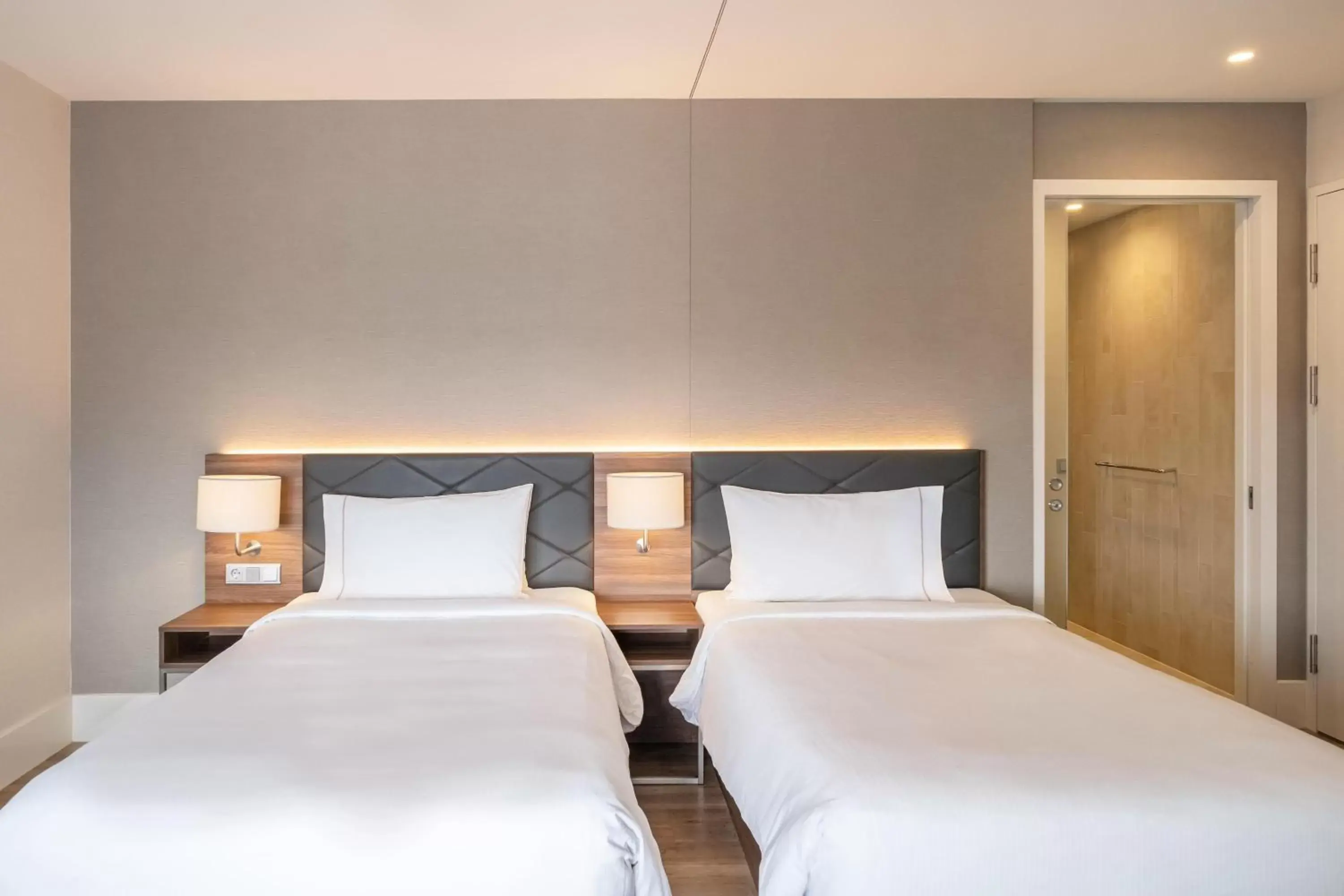 Photo of the whole room, Bed in Element by Westin Amsterdam