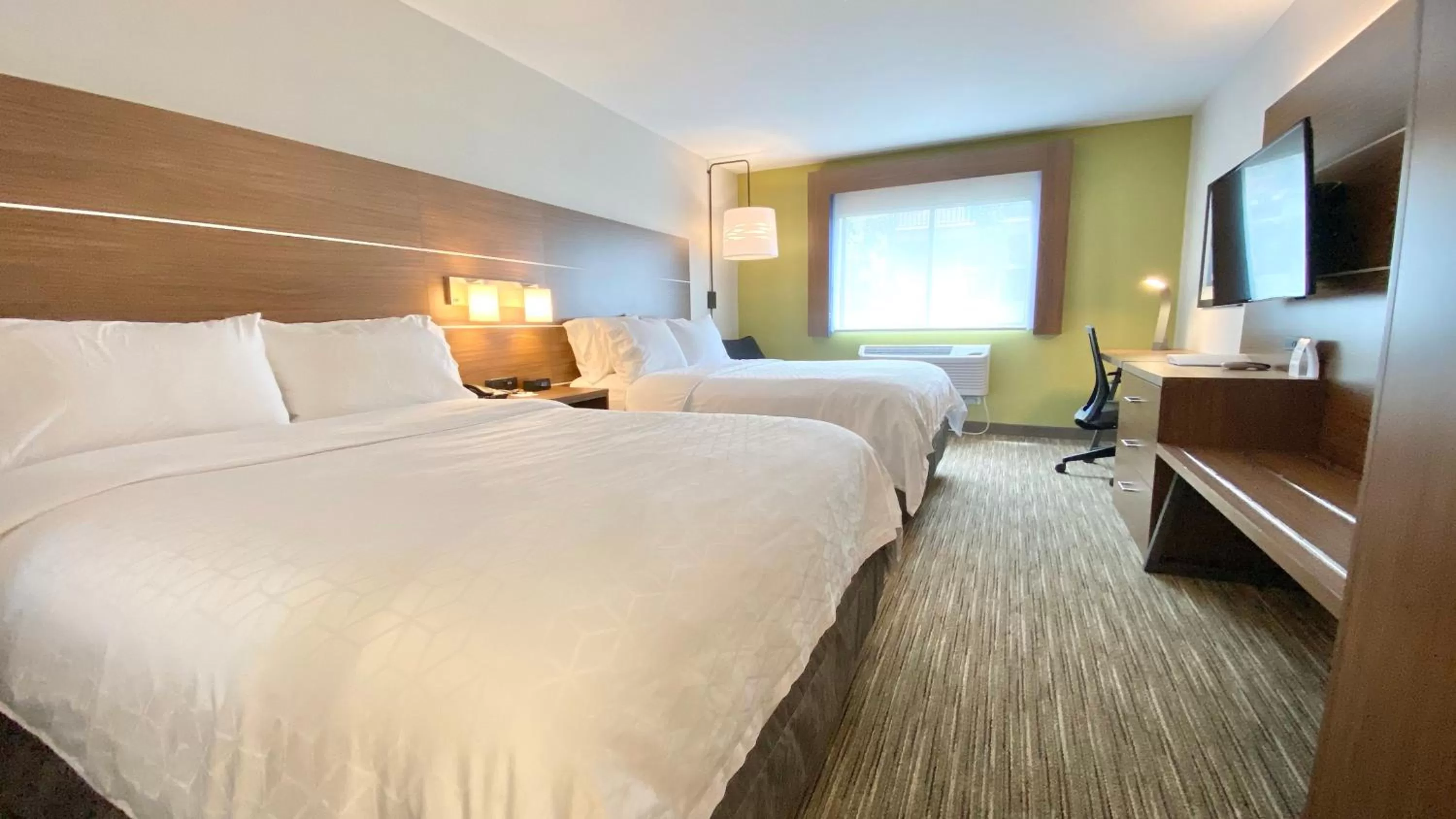 Photo of the whole room, Bed in Holiday Inn Express Park City by IHG