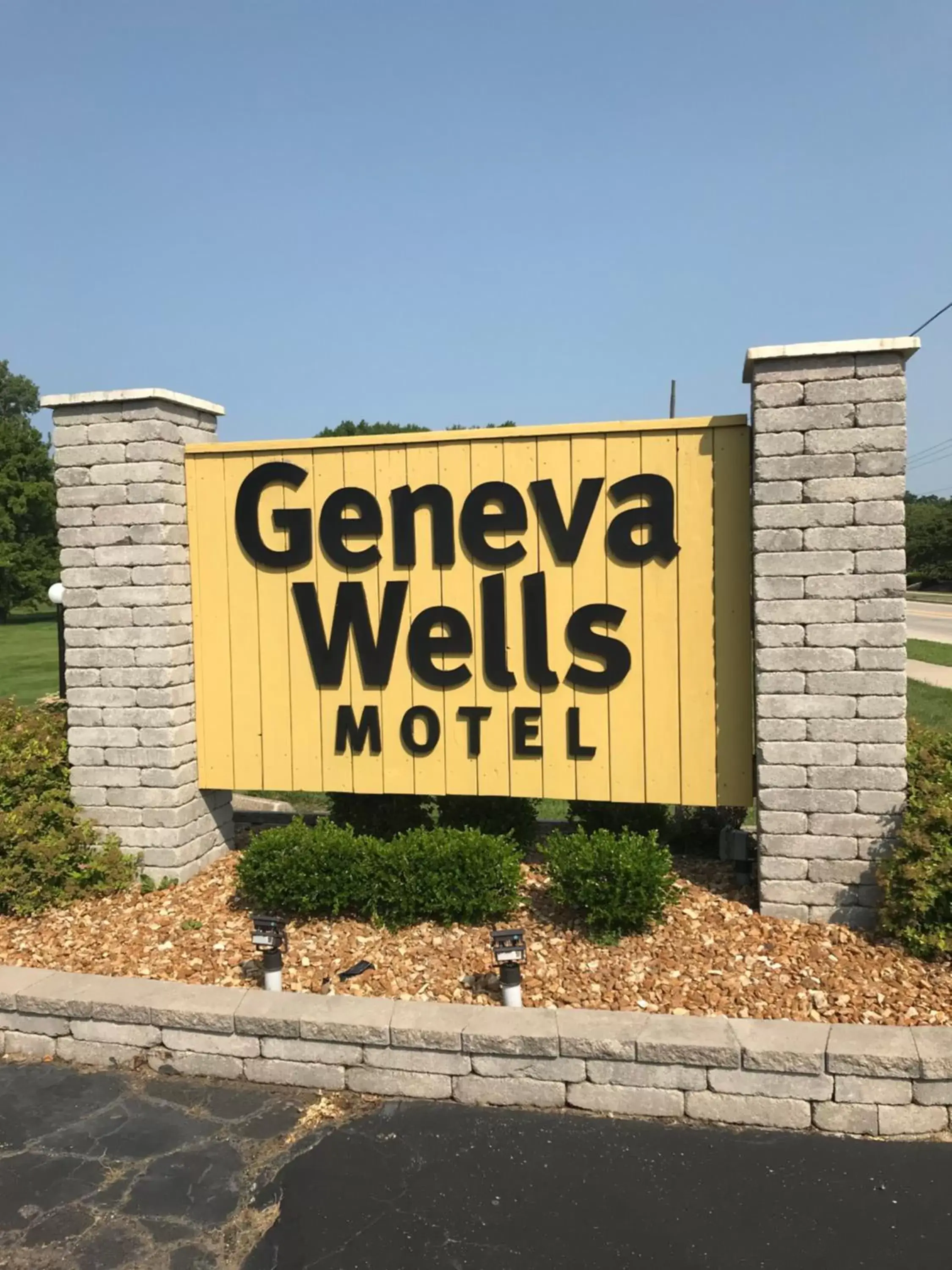 Facade/entrance, Property Logo/Sign in Geneva Wells Motel