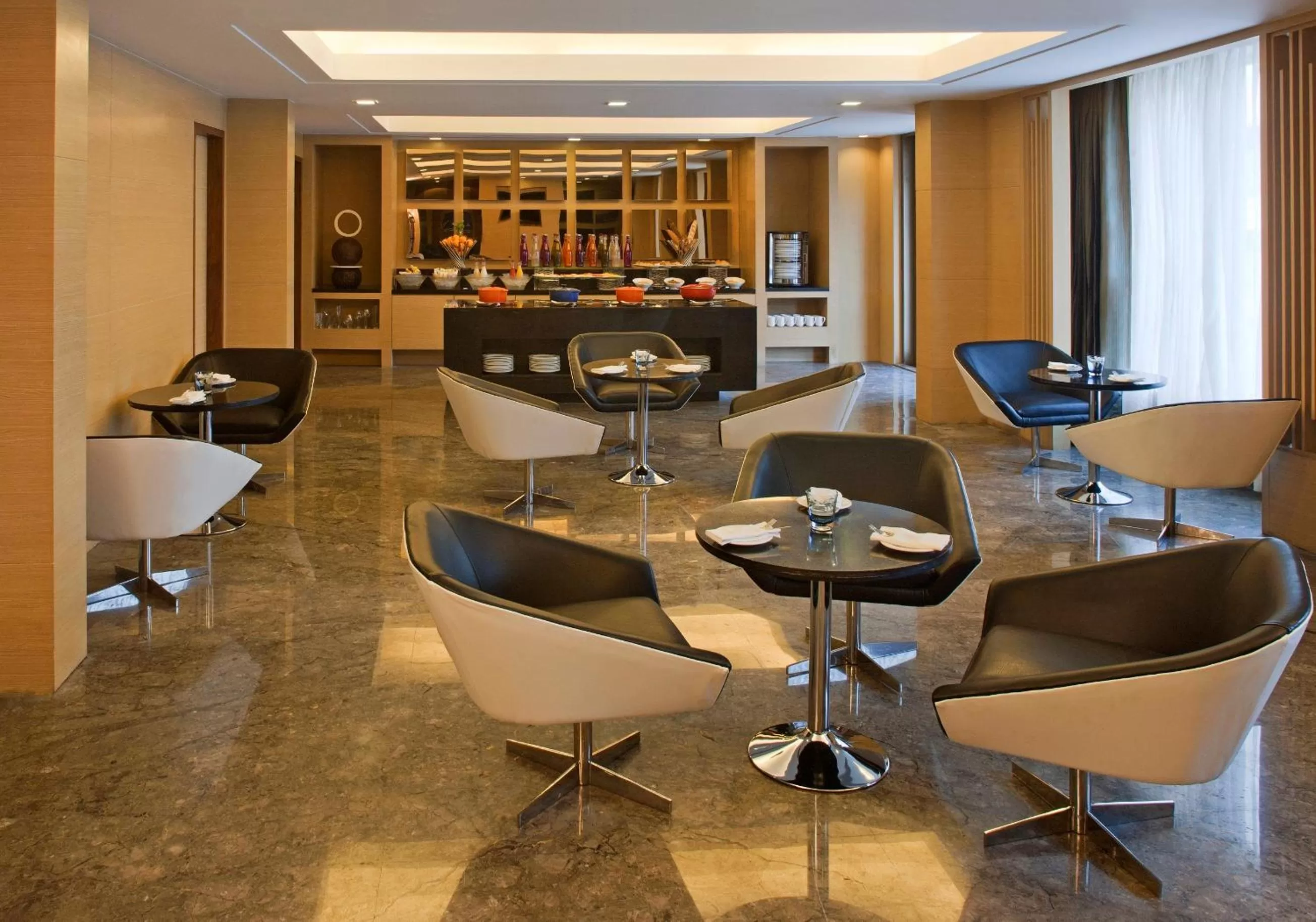 Lounge or bar in Radisson Blu Hotel Amritsar
