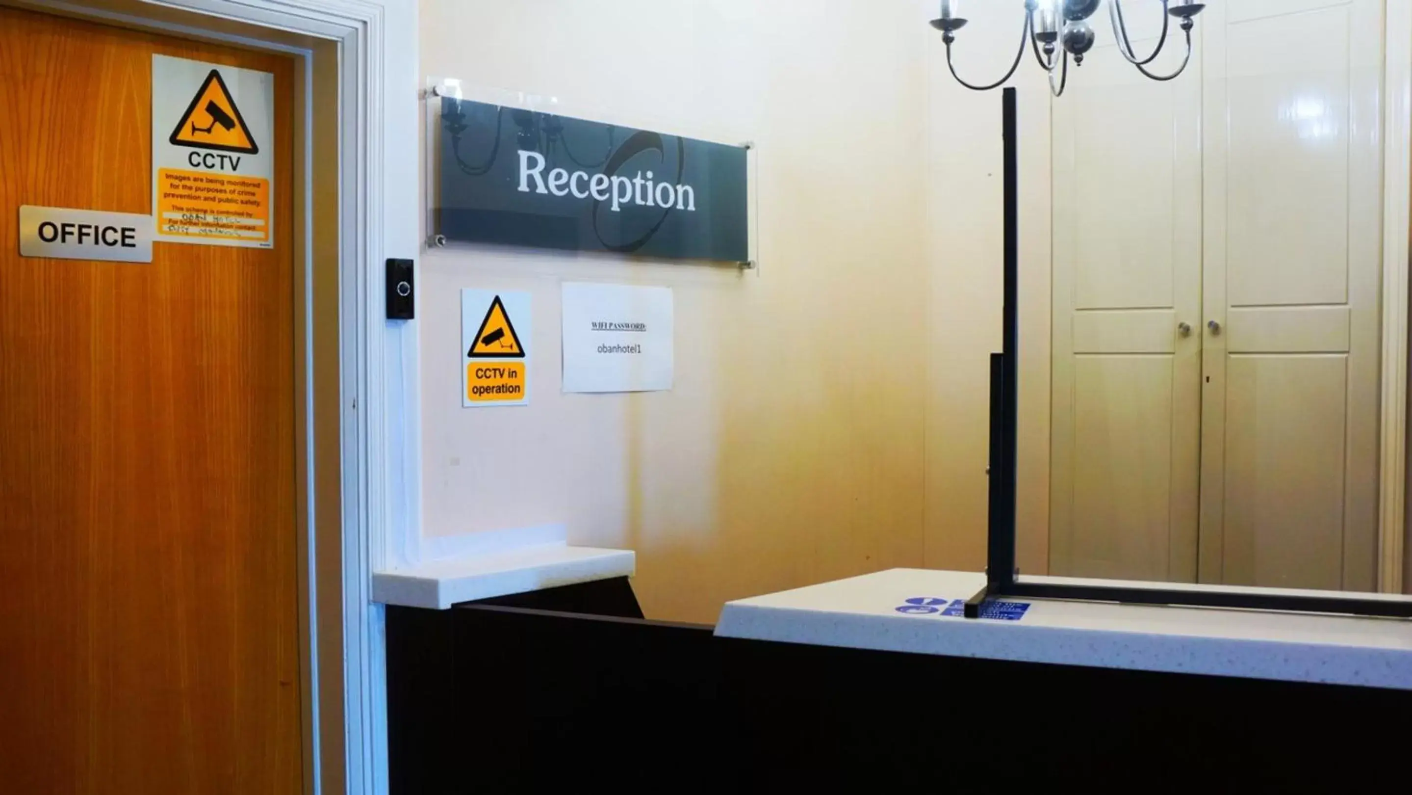 Lobby or reception, Bathroom in OYO Oban Hotel