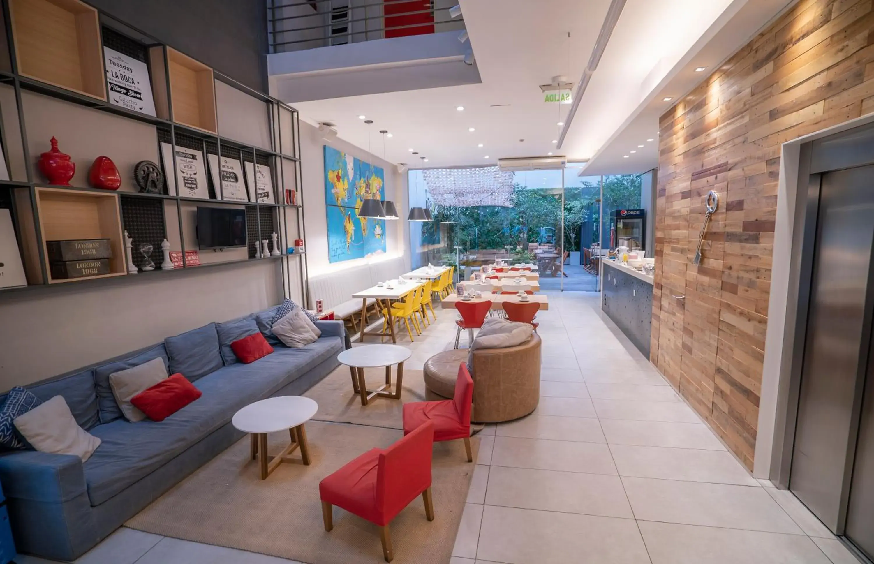 Lobby or reception in America Del Sur Hostel Buenos Aires