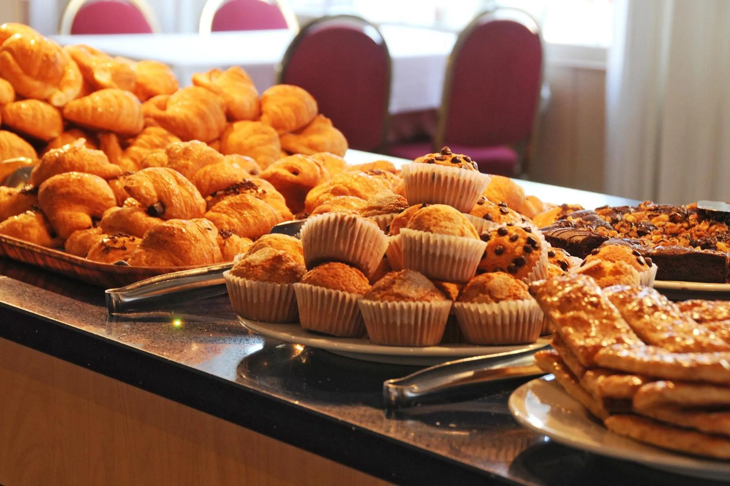 Buffet breakfast in Hotel Ramblamar
