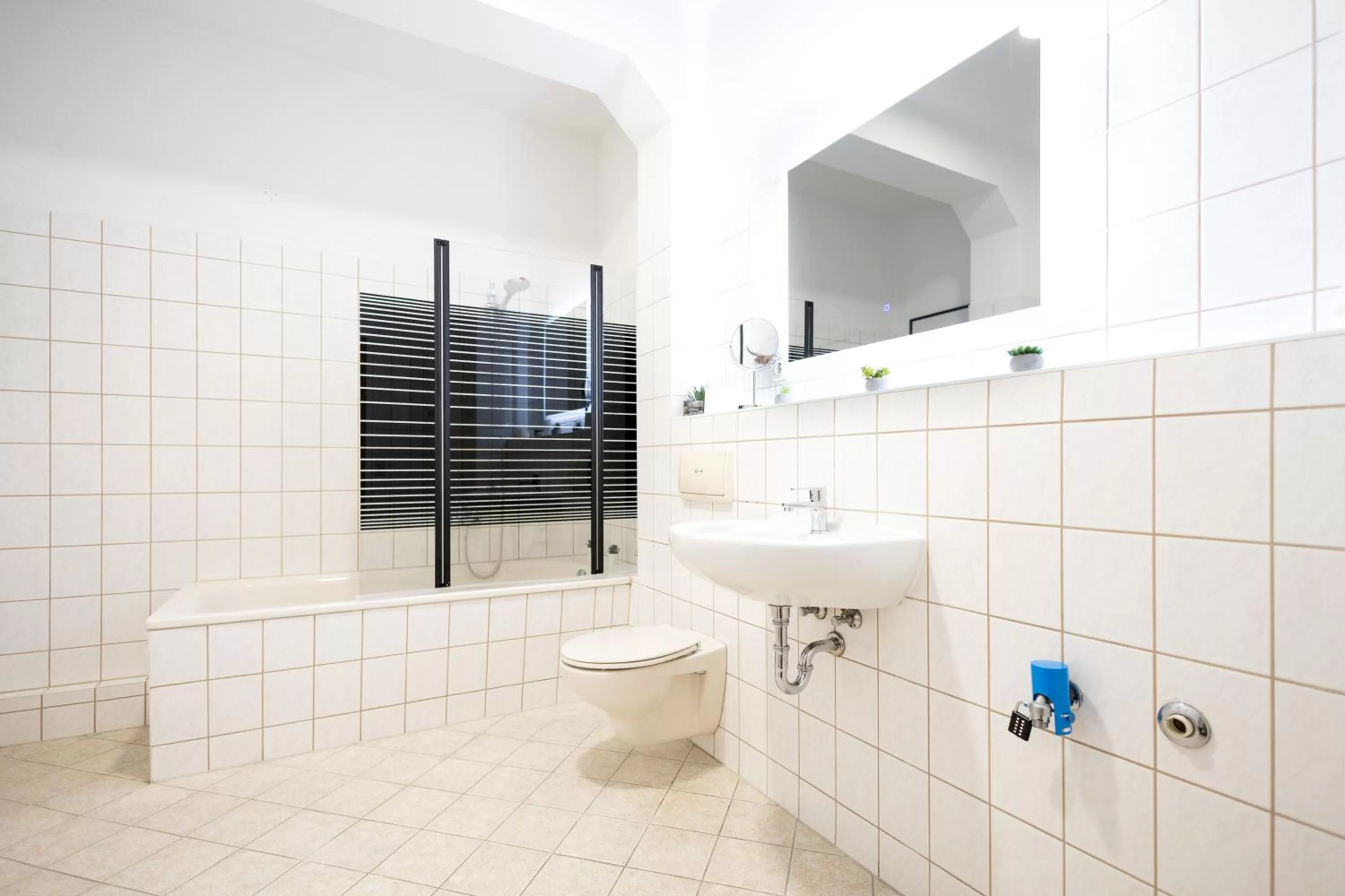 Bathroom in Apartments an der Oper - Innenstadt - Zentral - Küche - Wifi - Powered by Ko-Living