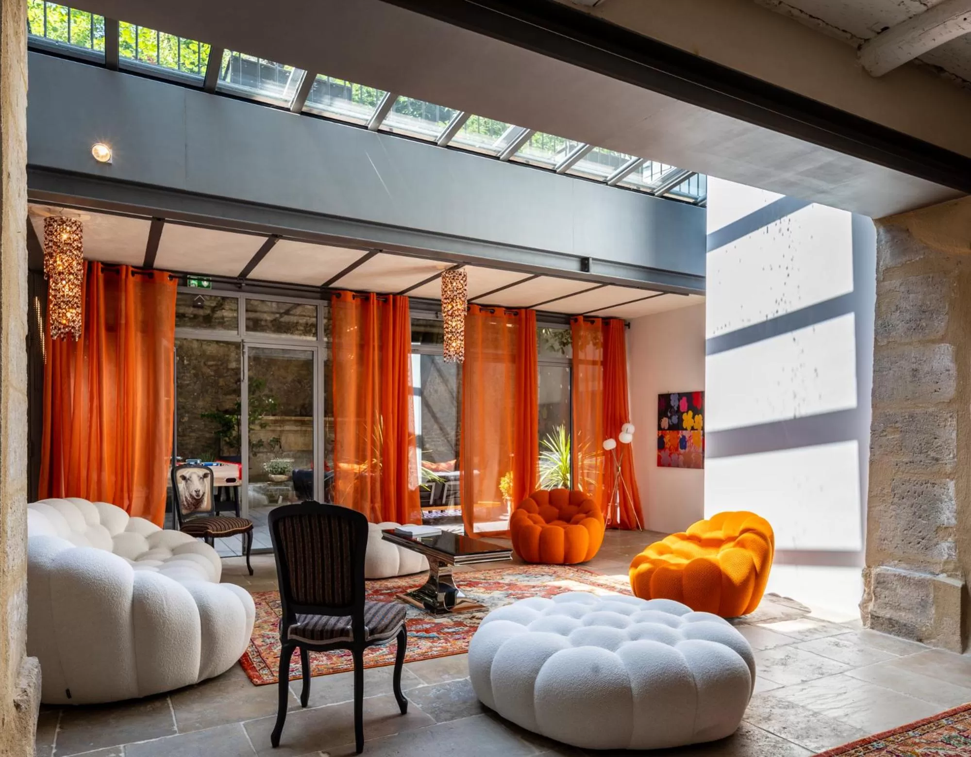 Living room in Le Clos Violette et Le 11 D'Aglaé - Hôtel de Charme Design de Luxe