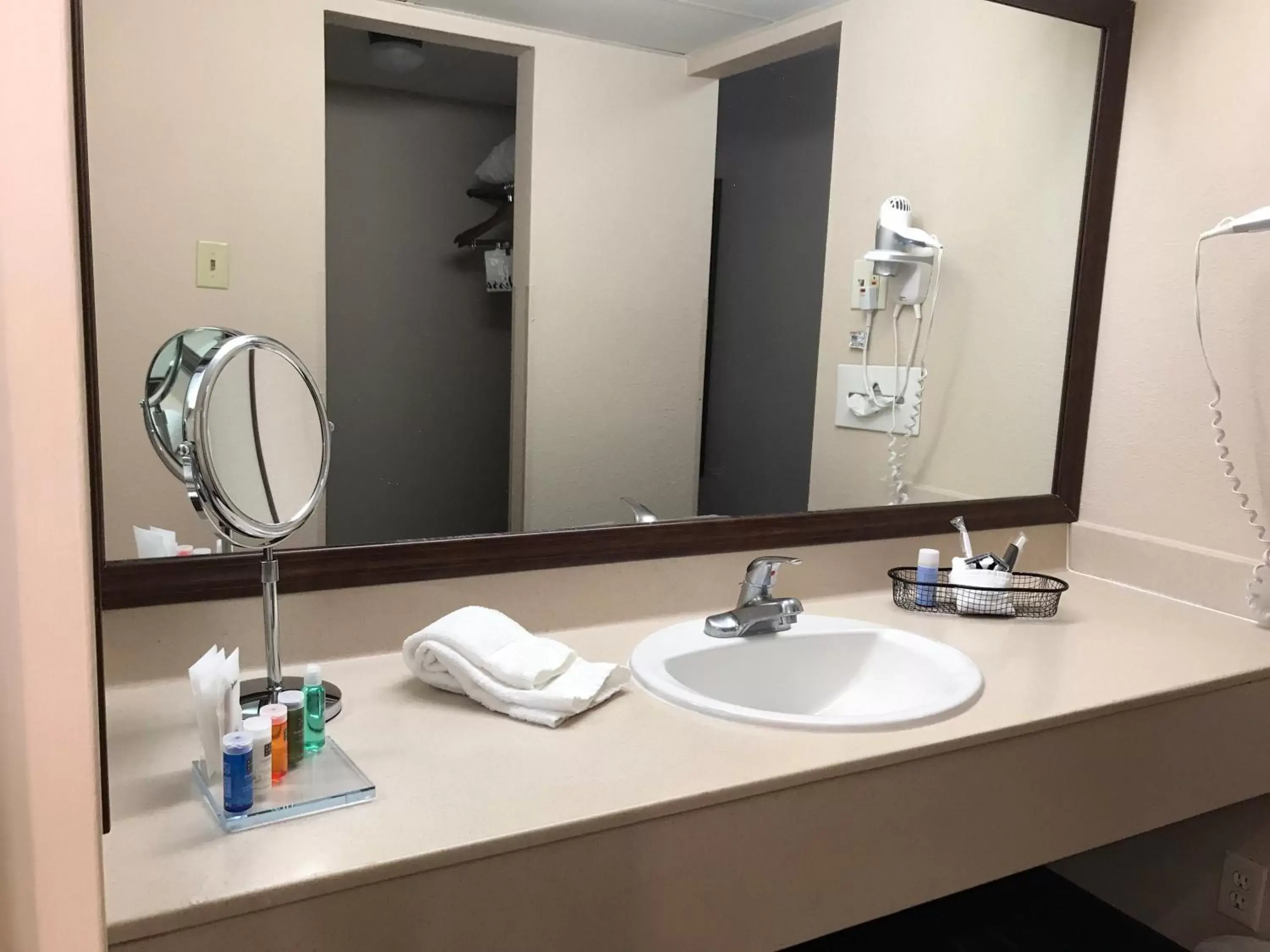 Bathroom in Radisson Hotel Louisville North