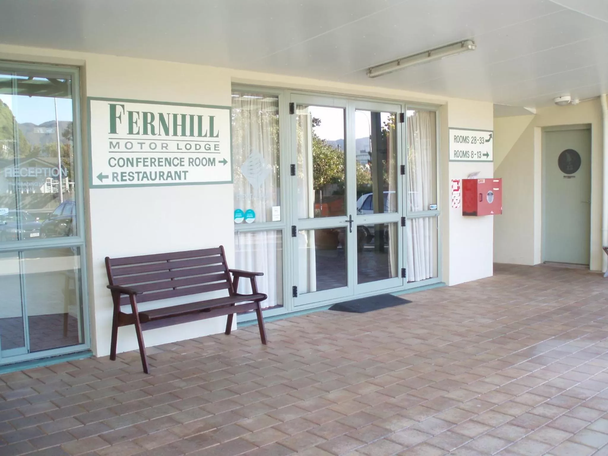Facade/entrance in Fernhill Motor Lodge