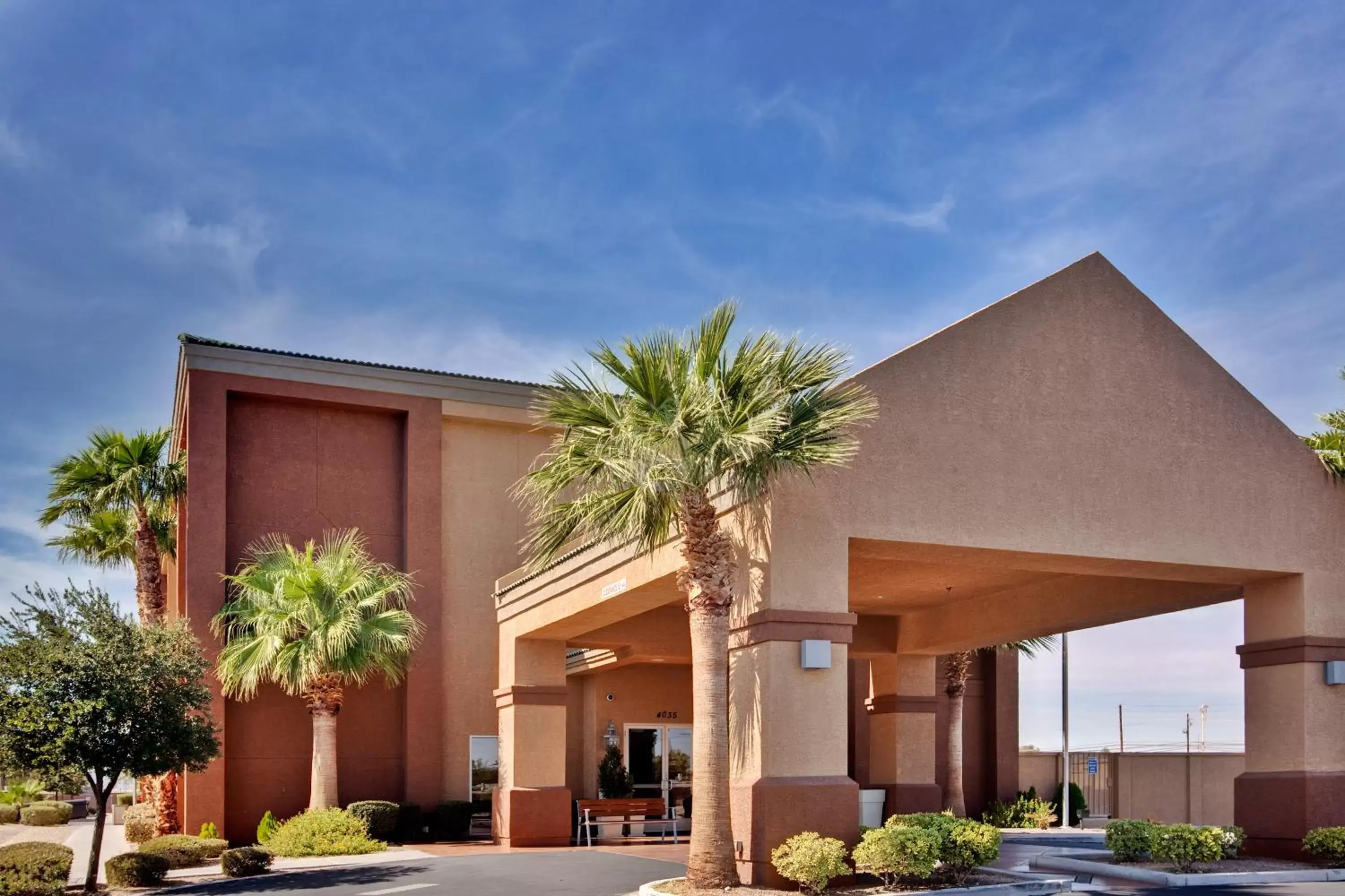 Property building in Holiday Inn Express Las Vegas-Nellis by IHG Property building in Holiday Inn Express Las Vegas-Nellis by IHG