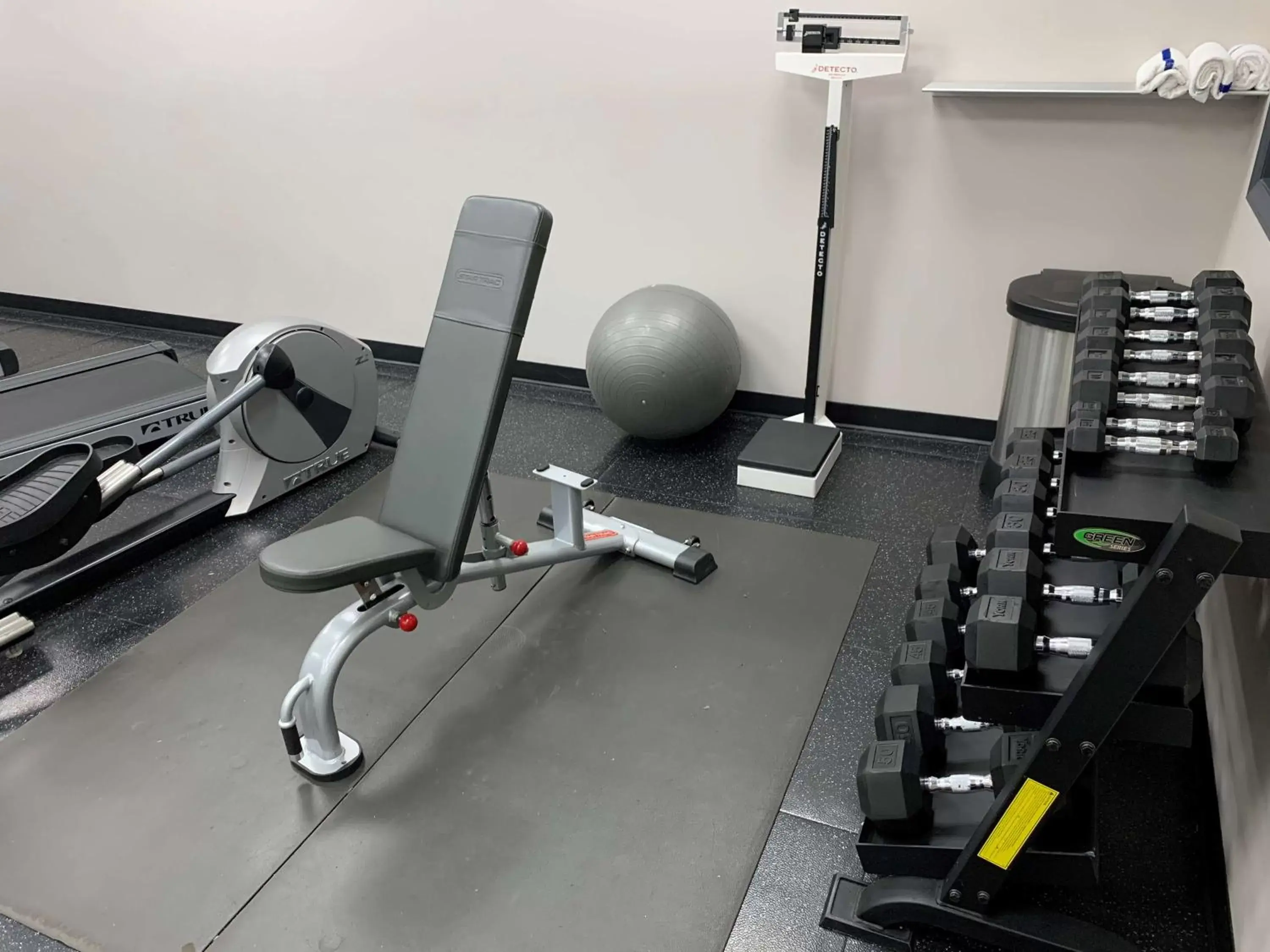 Activities, Fitness Center/Facilities in Country Inn & Suites by Radisson, Jacksonville West, FL