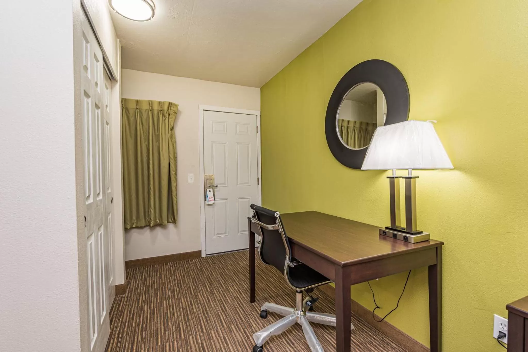 wardrobe in Sundowner Motel Sequim