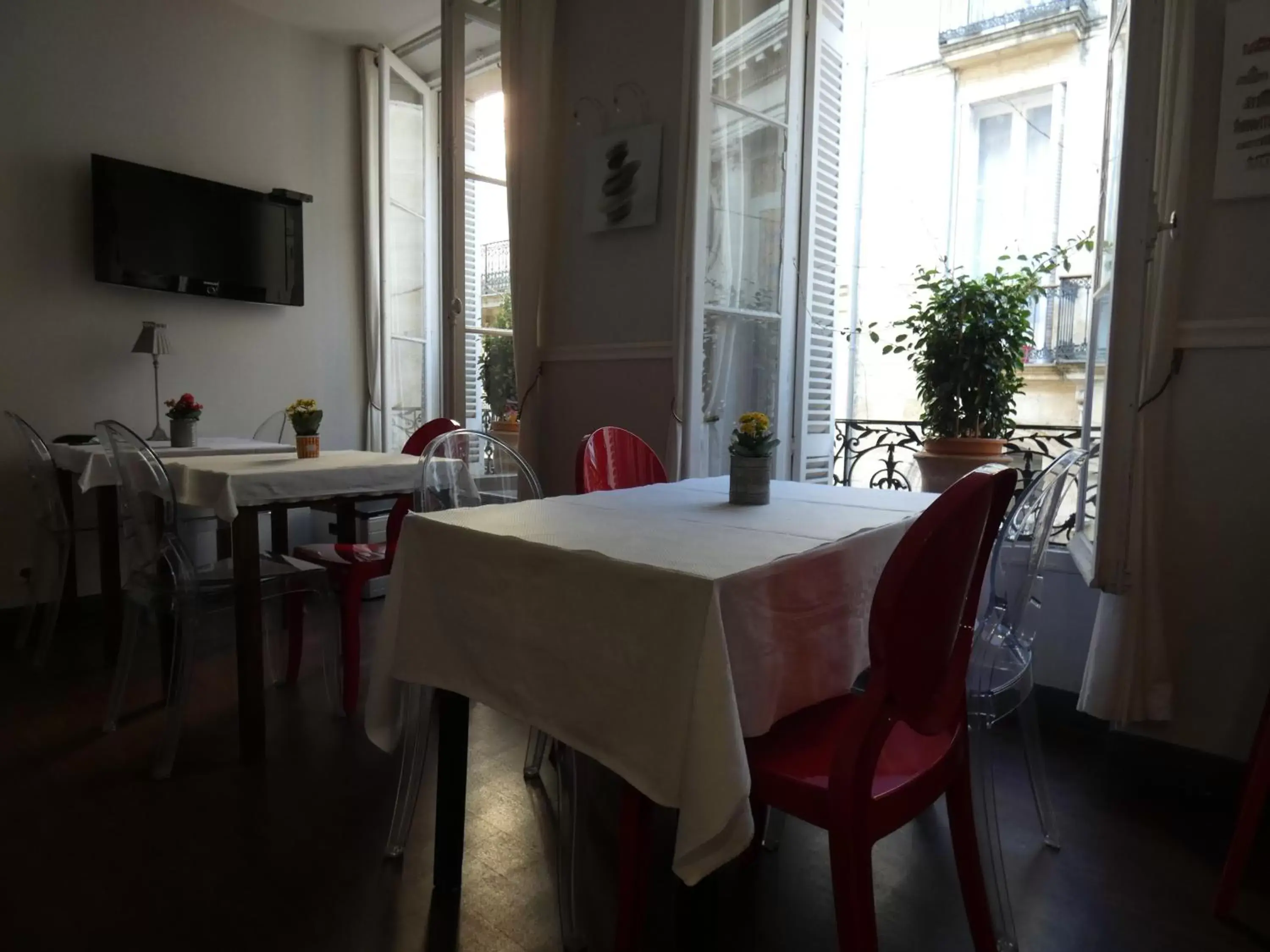 Restaurant/places to eat, Dining Area in Brit Hotel Des Grands Hommes - Bordeaux Centre