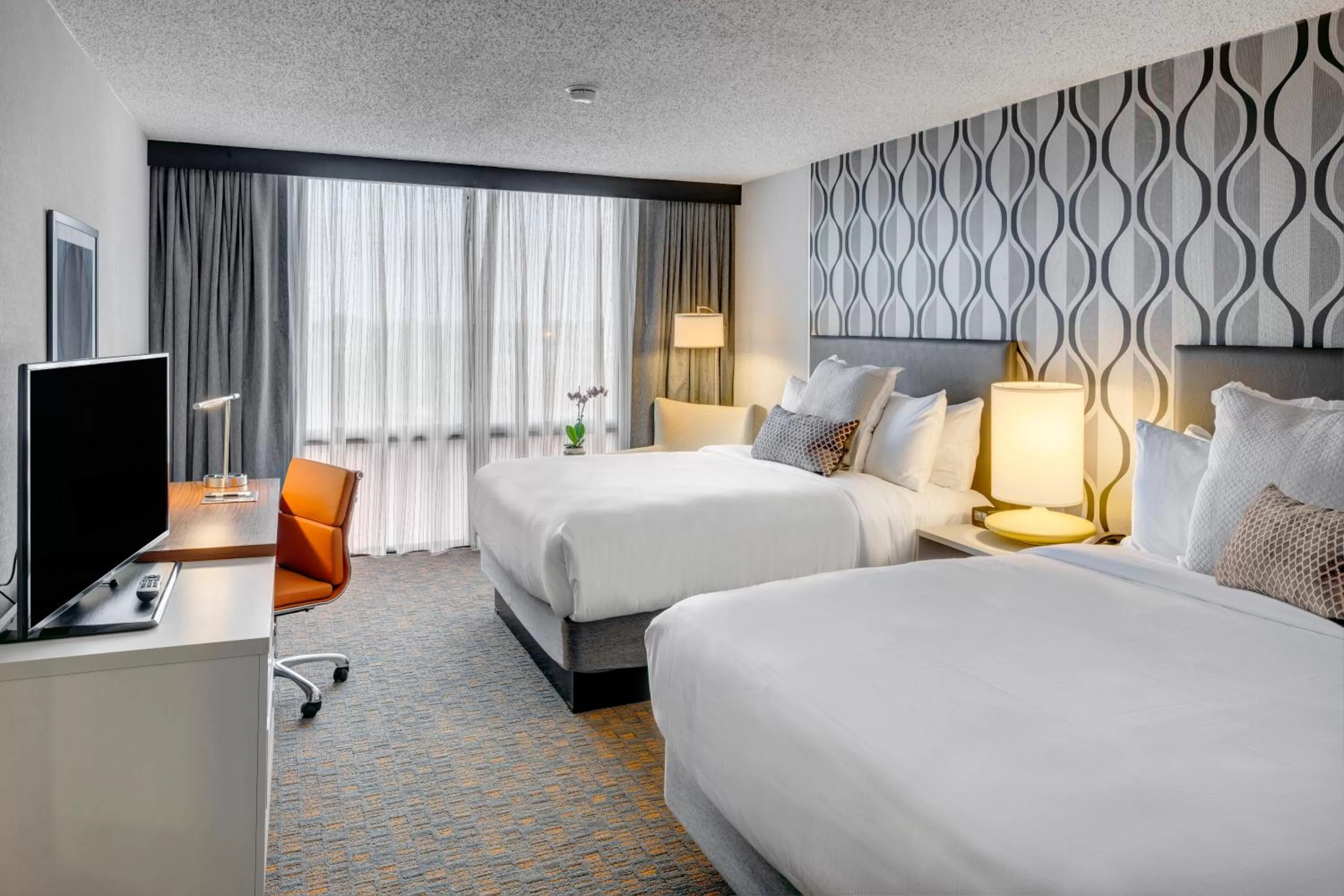 Photo of the whole room, Bed in Wyndham Fort Smith City Center