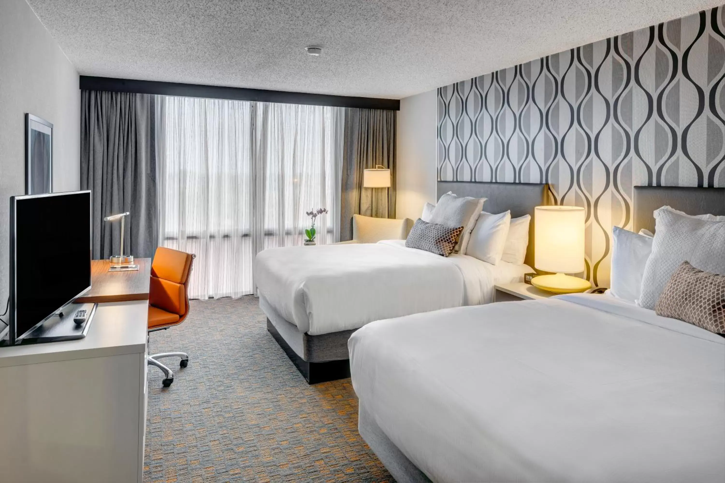 Photo of the whole room, Bed in Wyndham Fort Smith City Center