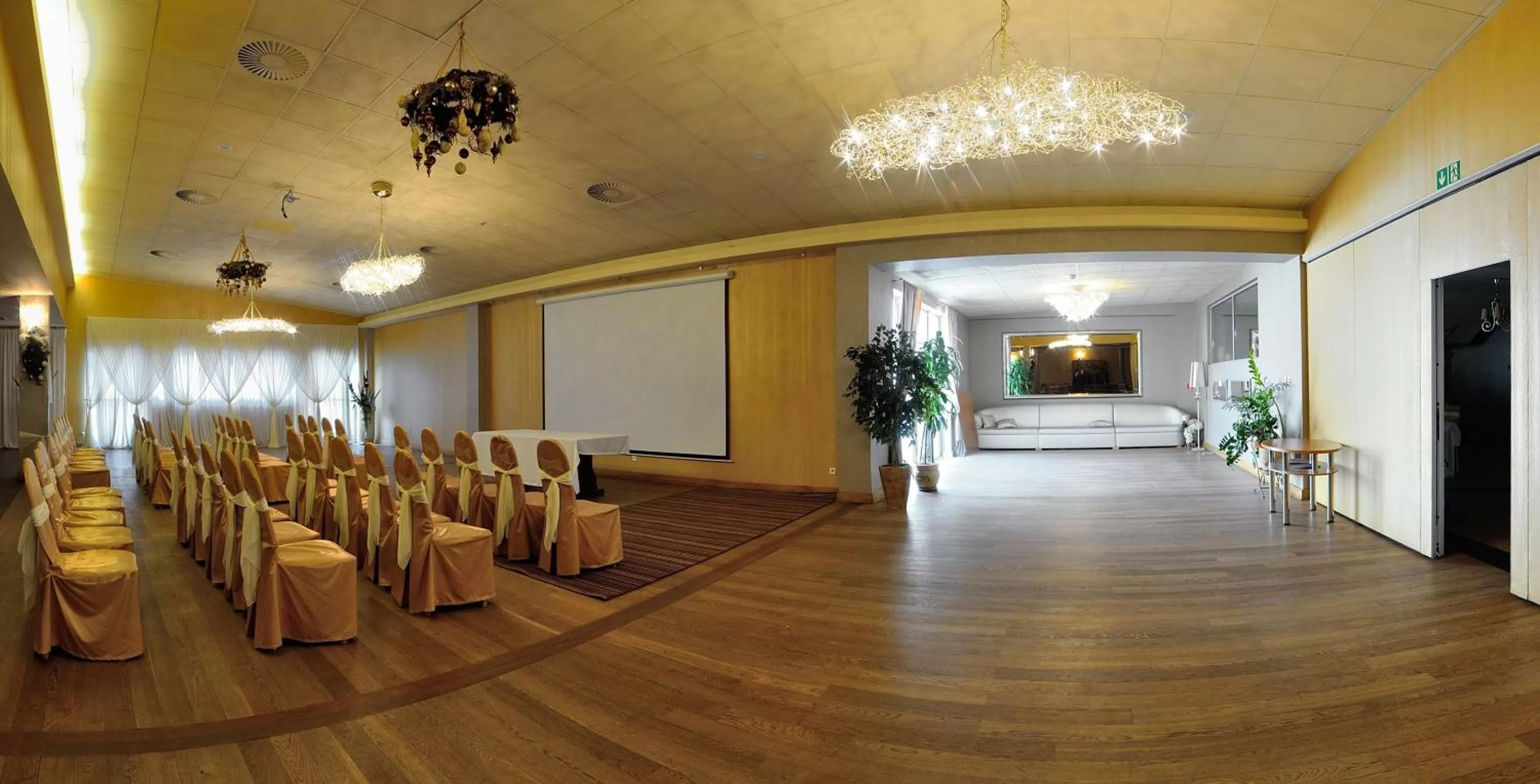 Business facilities in Hotel Partner