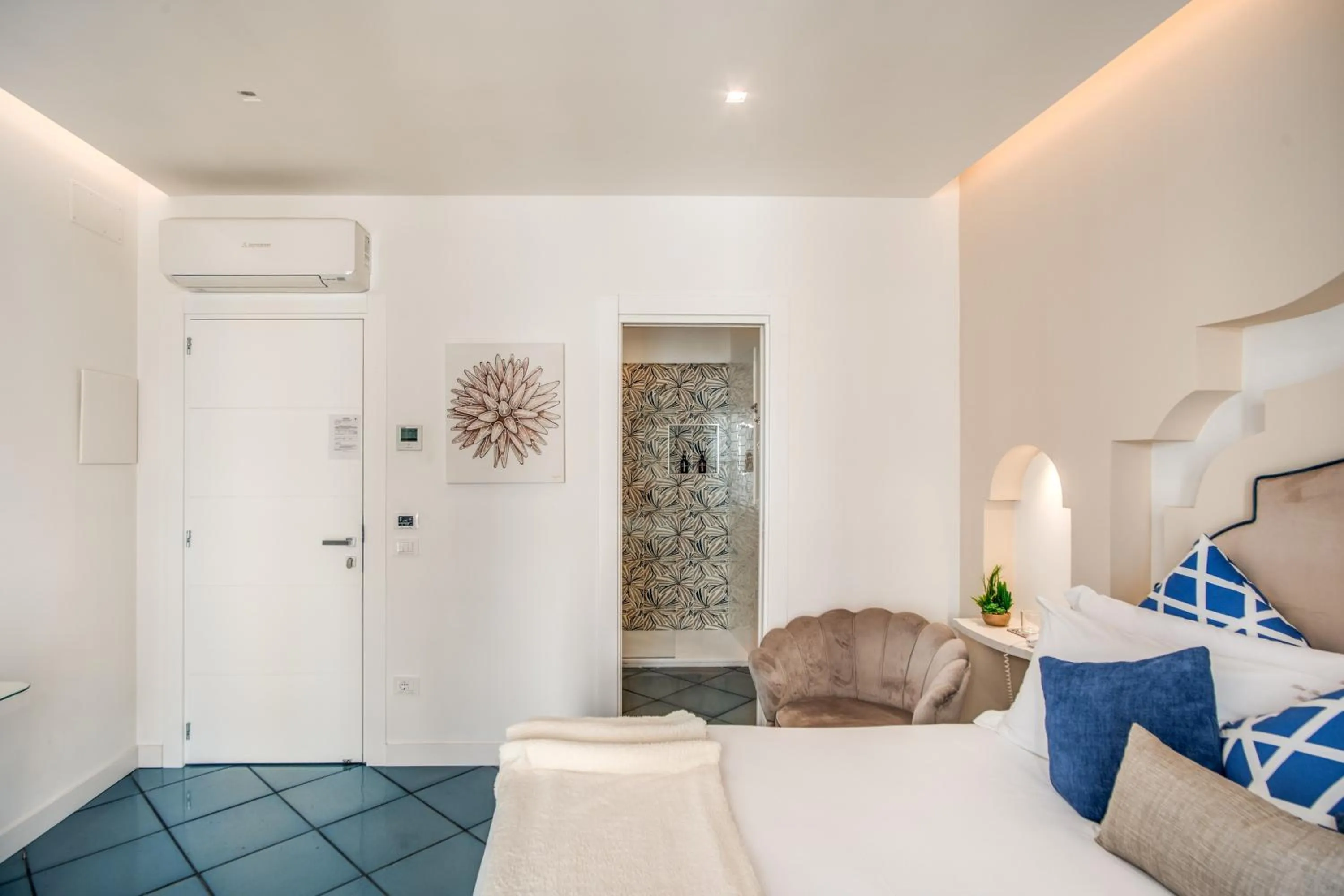 Bedroom in Hotel Sorrento City