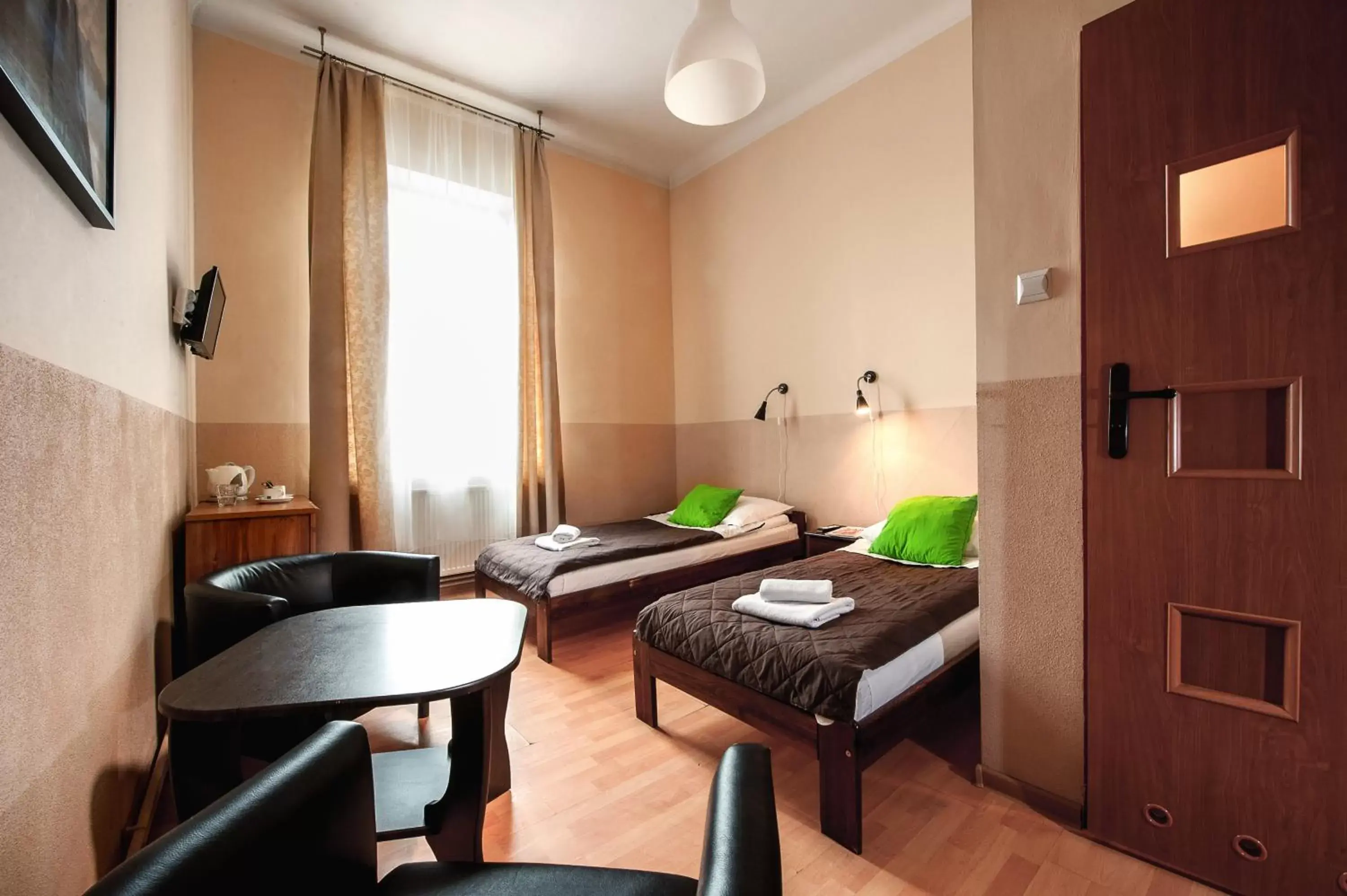 Photo of the whole room, Bed in Station Aparthotel