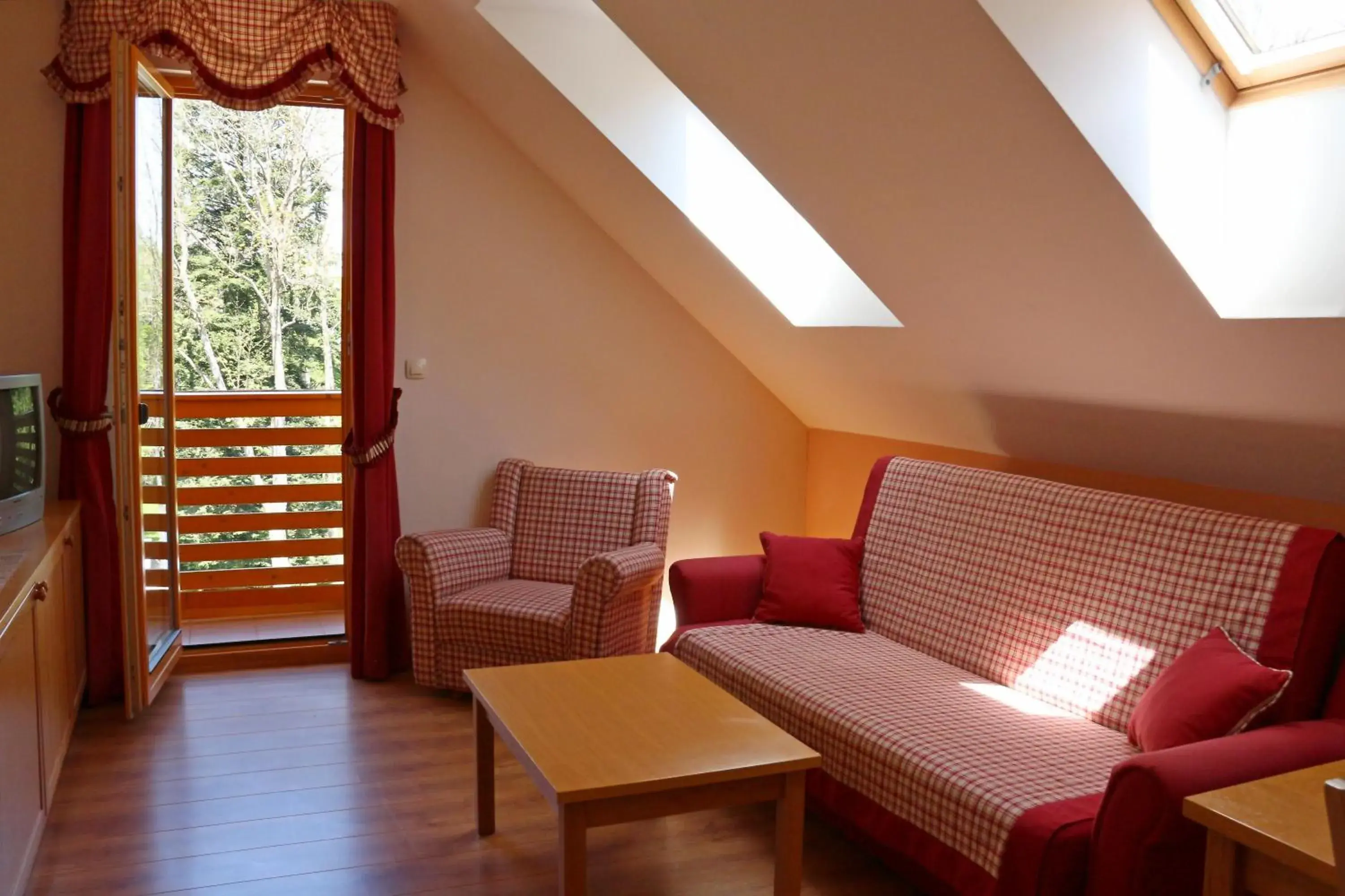 Kitchen or kitchenette, Seating Area in Aparthotel Snjezna Kraljica