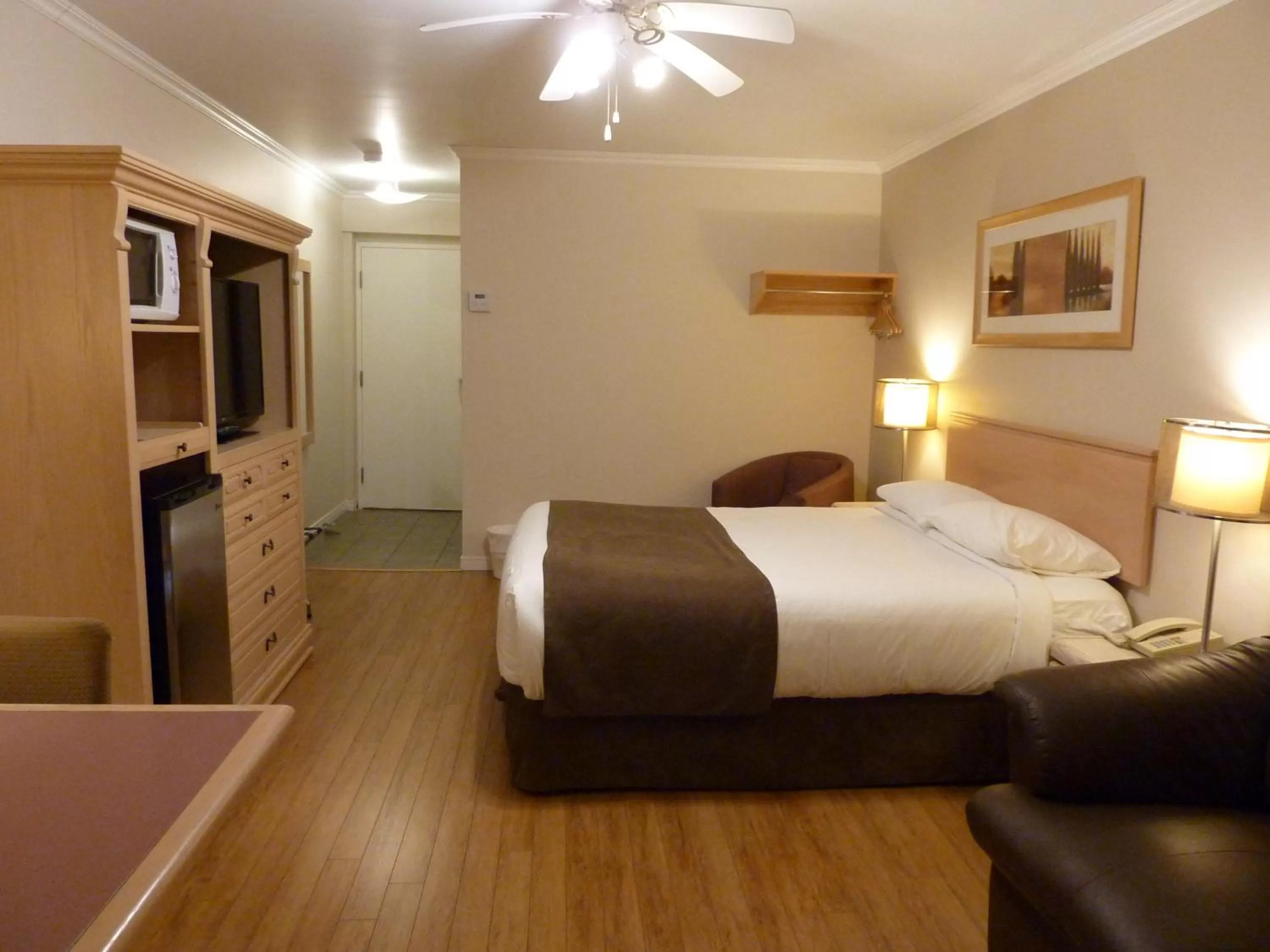 Bed in Motel Becancour