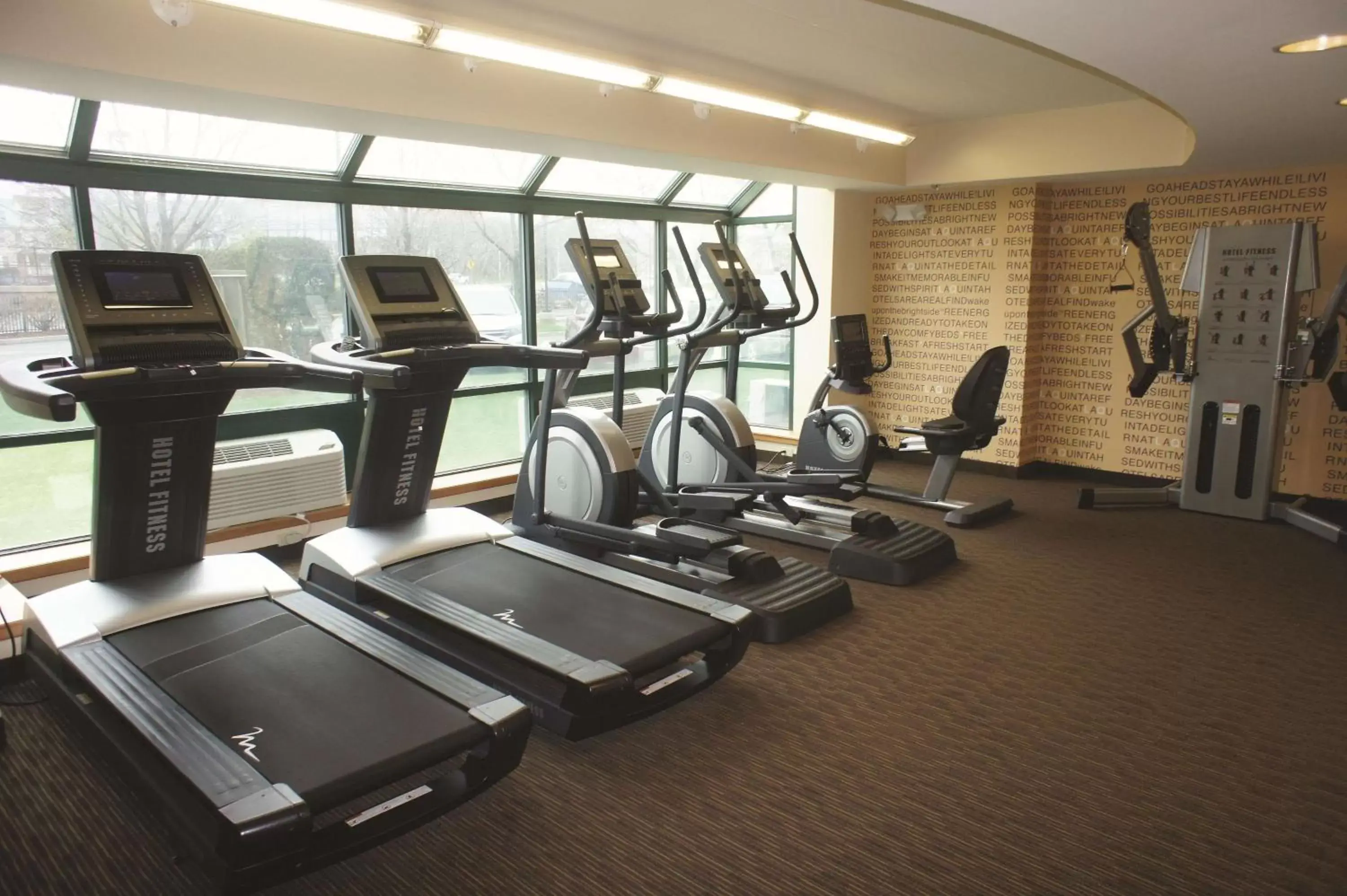 Fitness centre/facilities in La Quinta by Wyndham Boston Somerville Fitness centre/facilities in La Quinta by Wyndham Boston Somerville