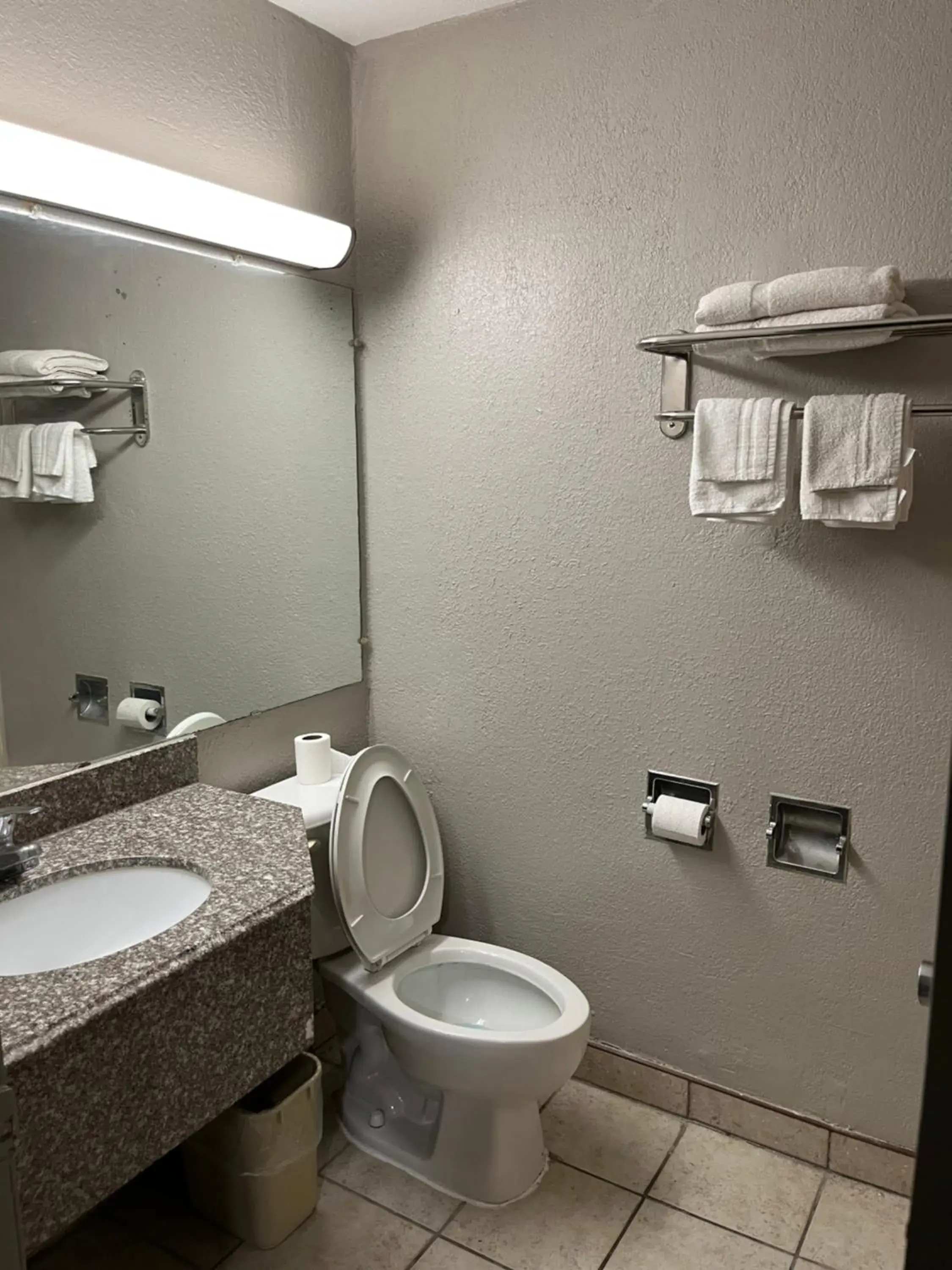 Bathroom in Mid Towne Inn & Suites