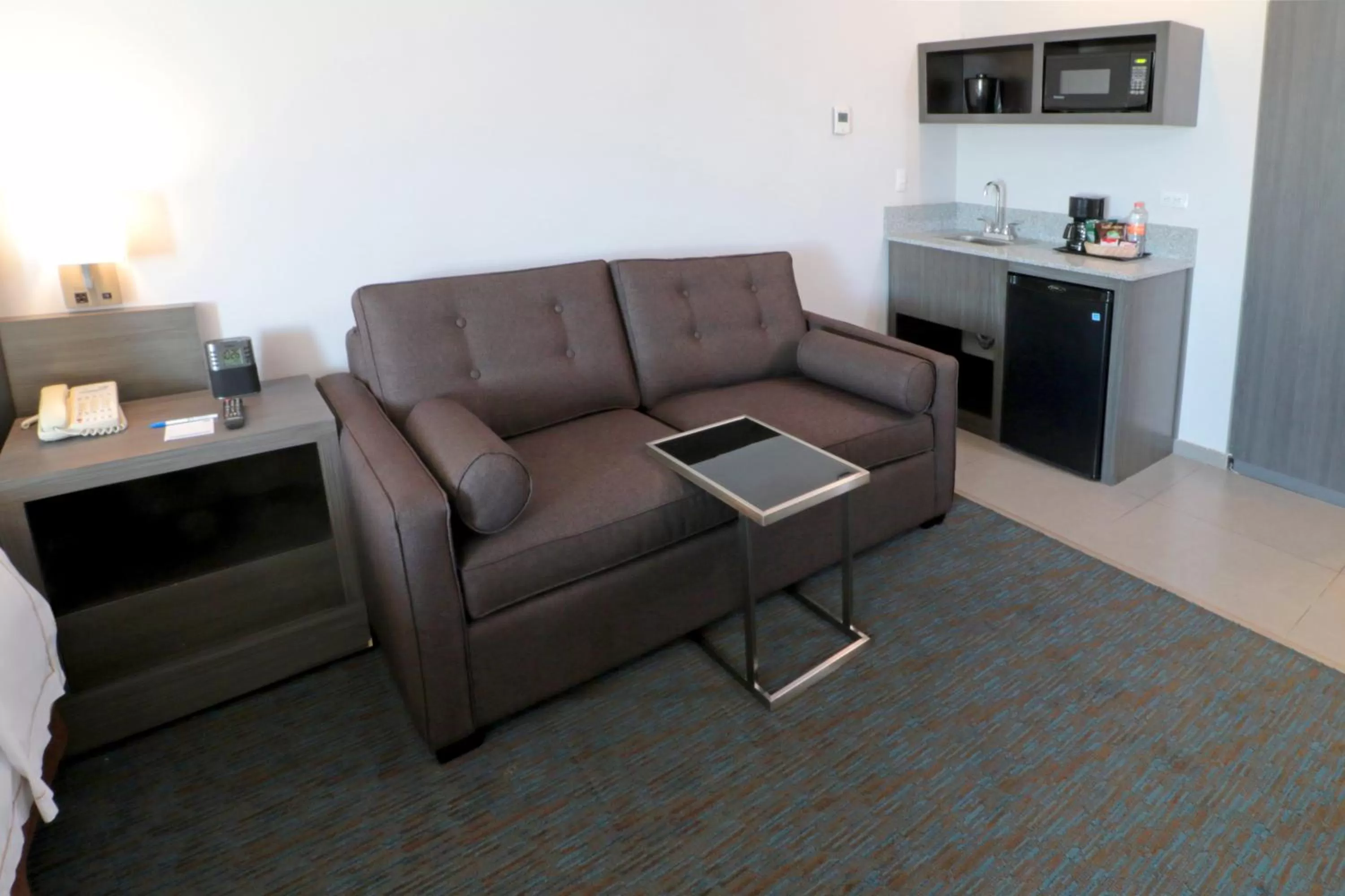 Bedroom in Holiday Inn Express Hotel & Suites Hermosillo by IHG