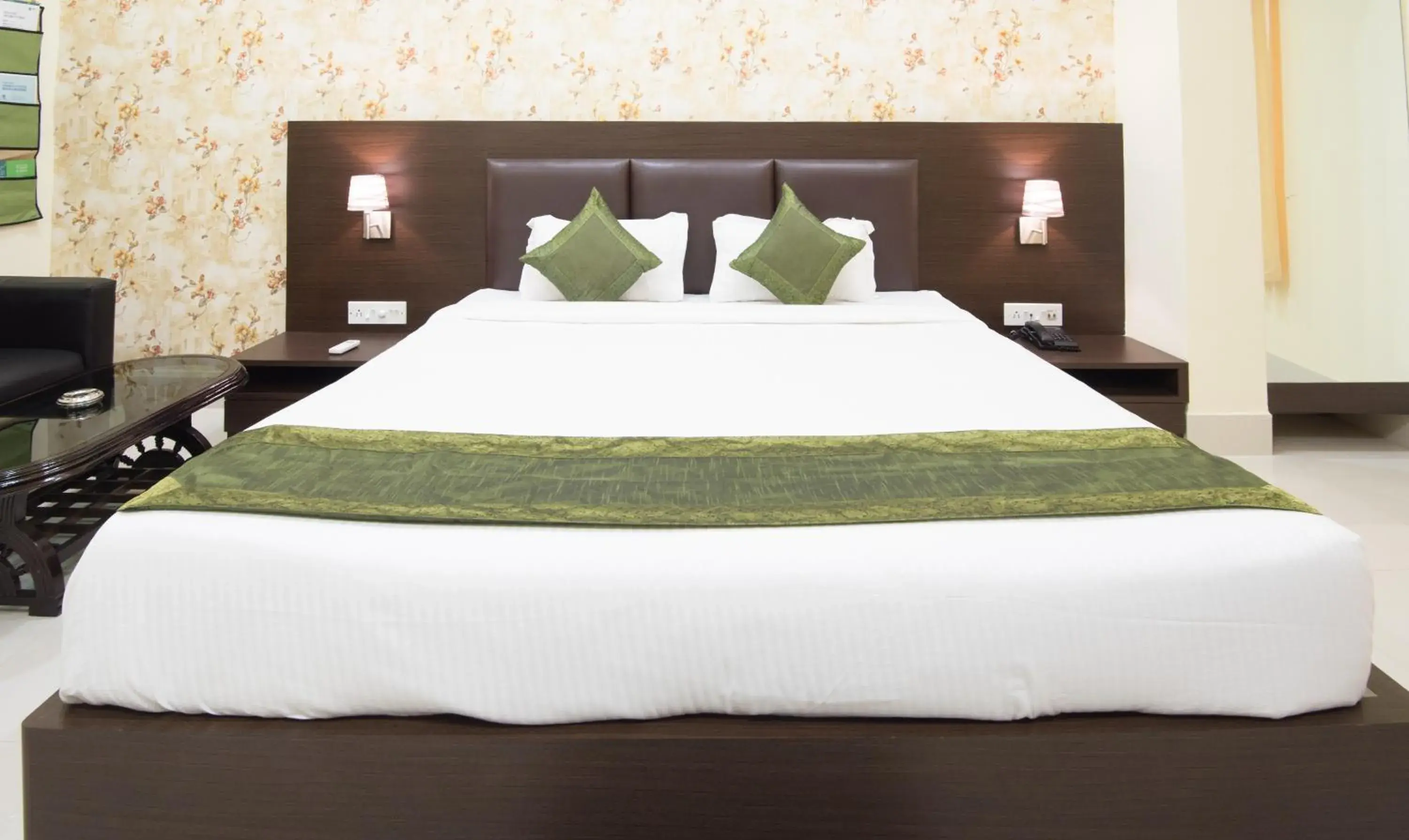 Bed in Treebo King'S Court Chandrasekharpur Bed in Treebo King'S Court Chandrasekharpur