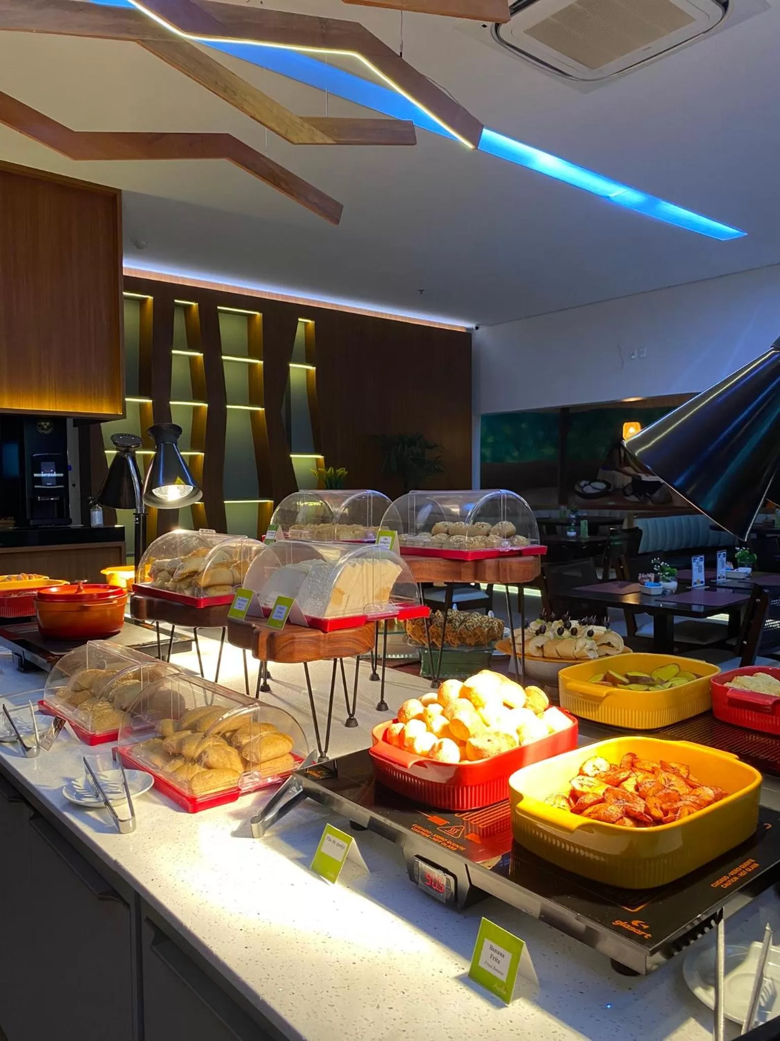 Restaurant/places to eat in Quality Hotel Manaus