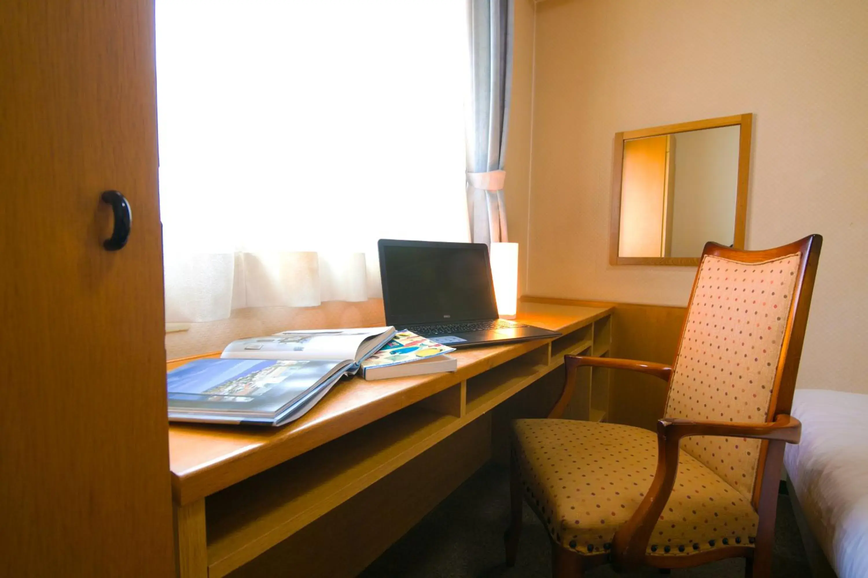 Seating area, TV/Entertainment Center in Heiwadai Hotel 5