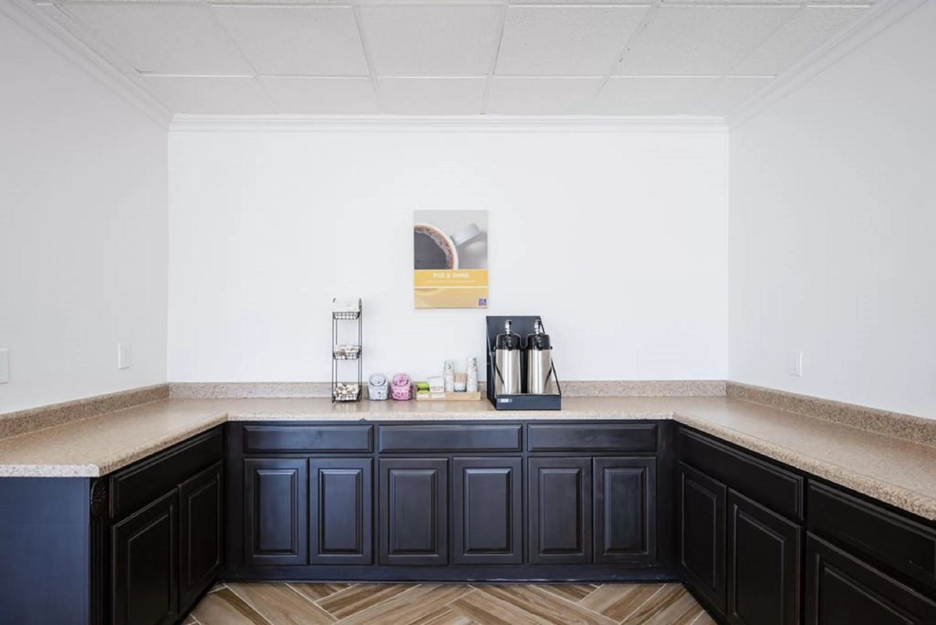 Coffee/tea facilities in Motel 6-Jacksonville, NC