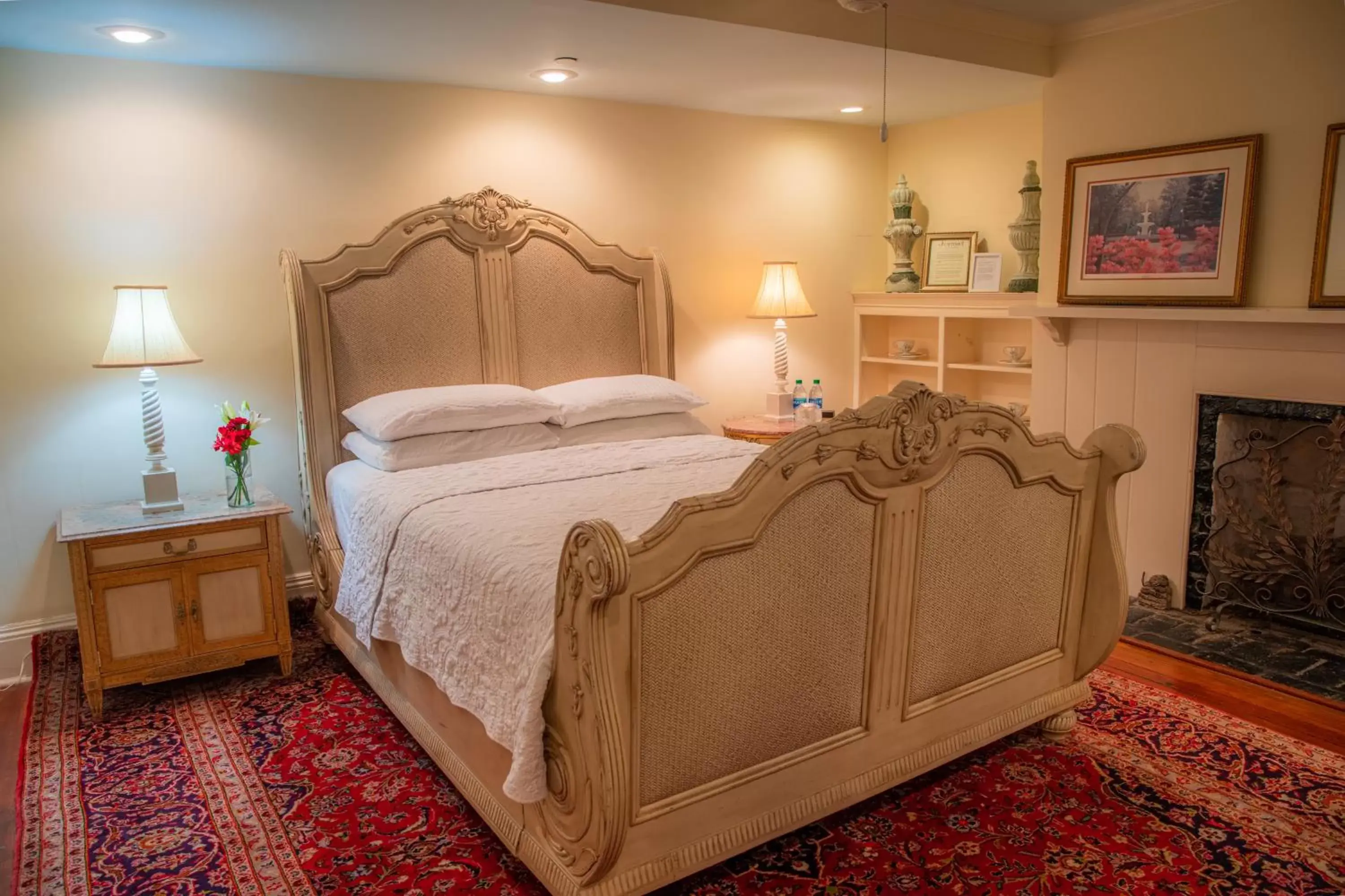 Queen Suite in Justine Inn Savannah Queen Suite in Justine Inn Savannah