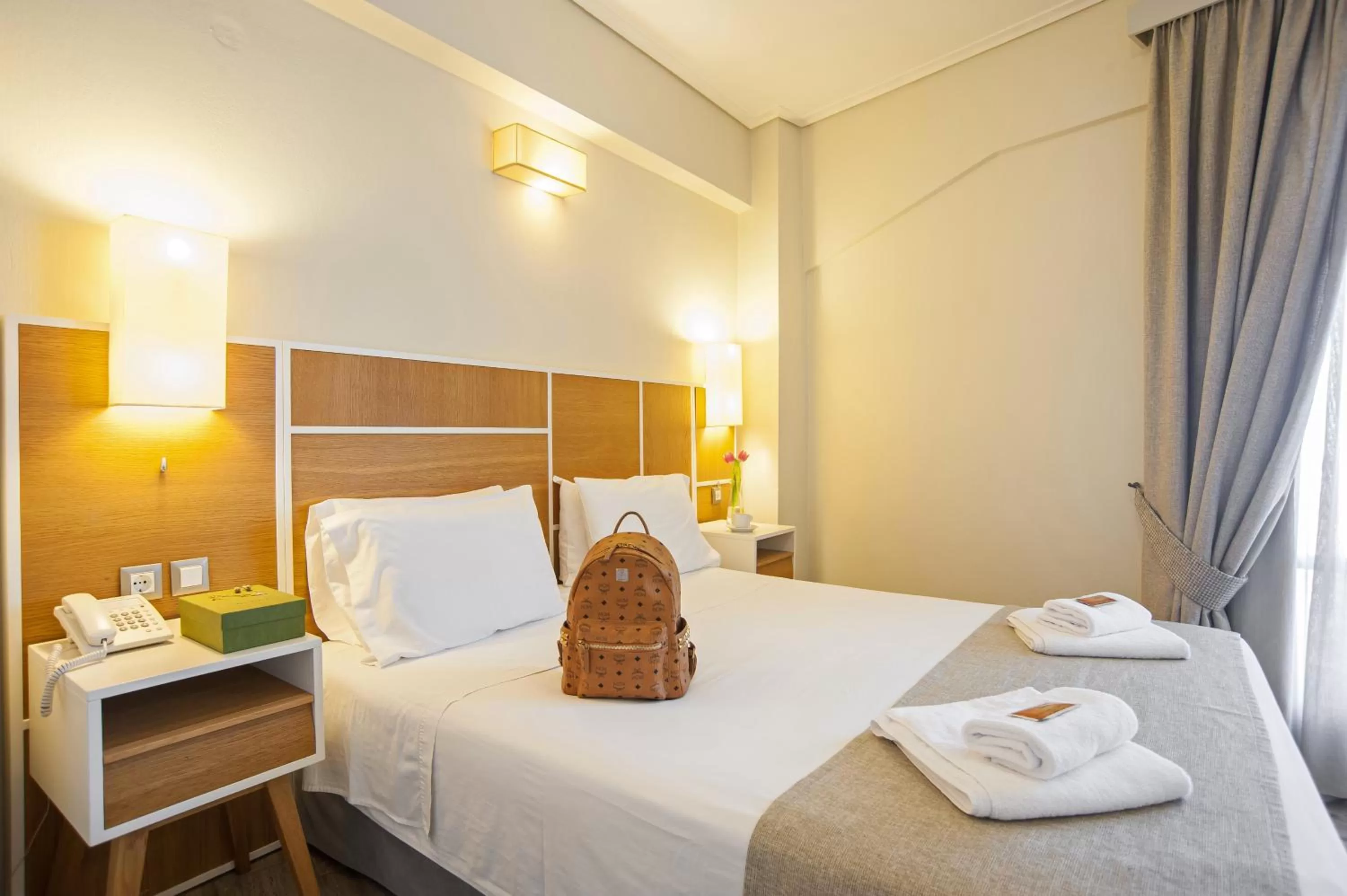 Bedroom, Bed in Fedriades Delphi Hotel