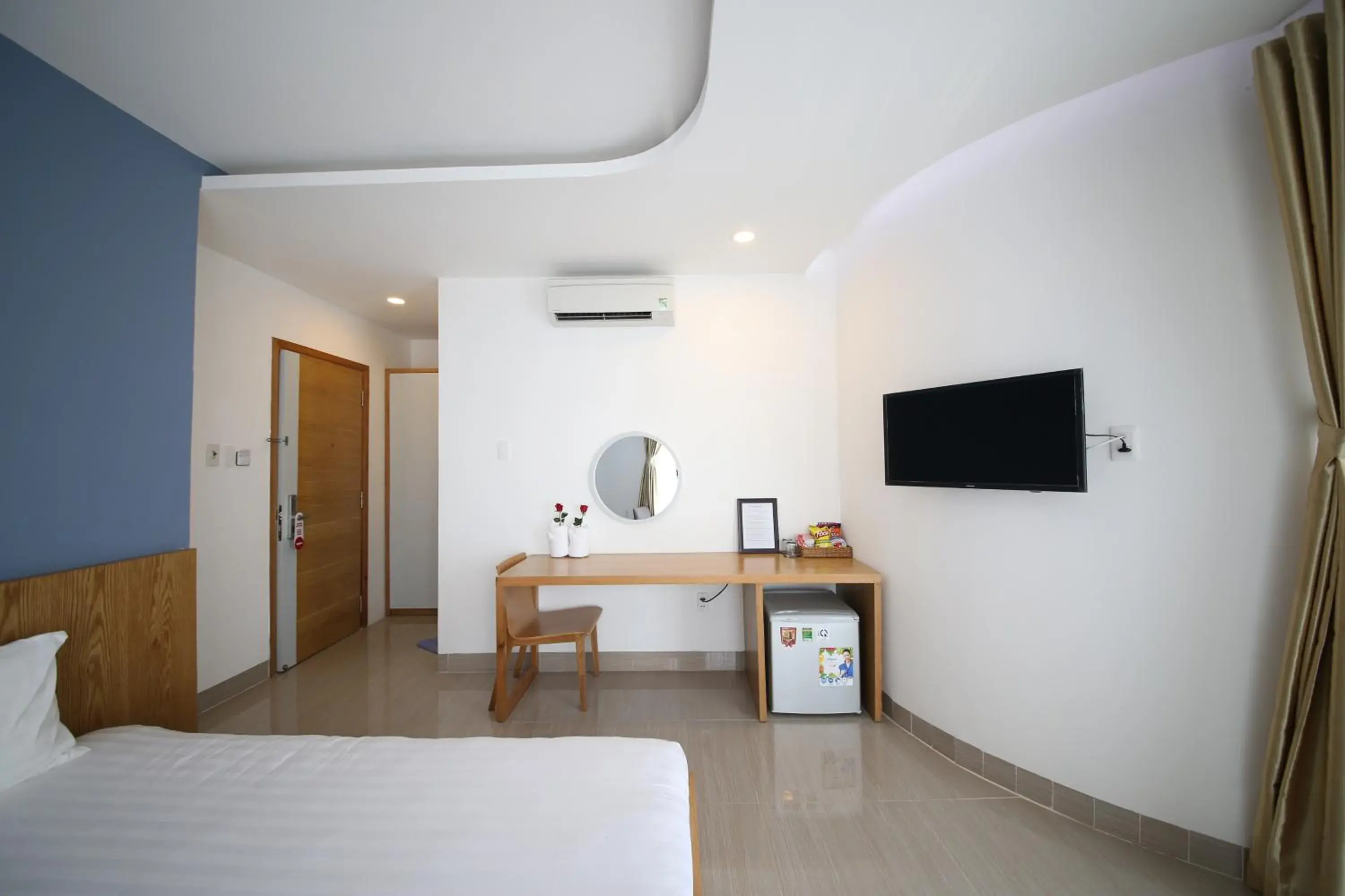 Bedroom, TV/Entertainment Center in Sailing Hotel Phú Quốc Island