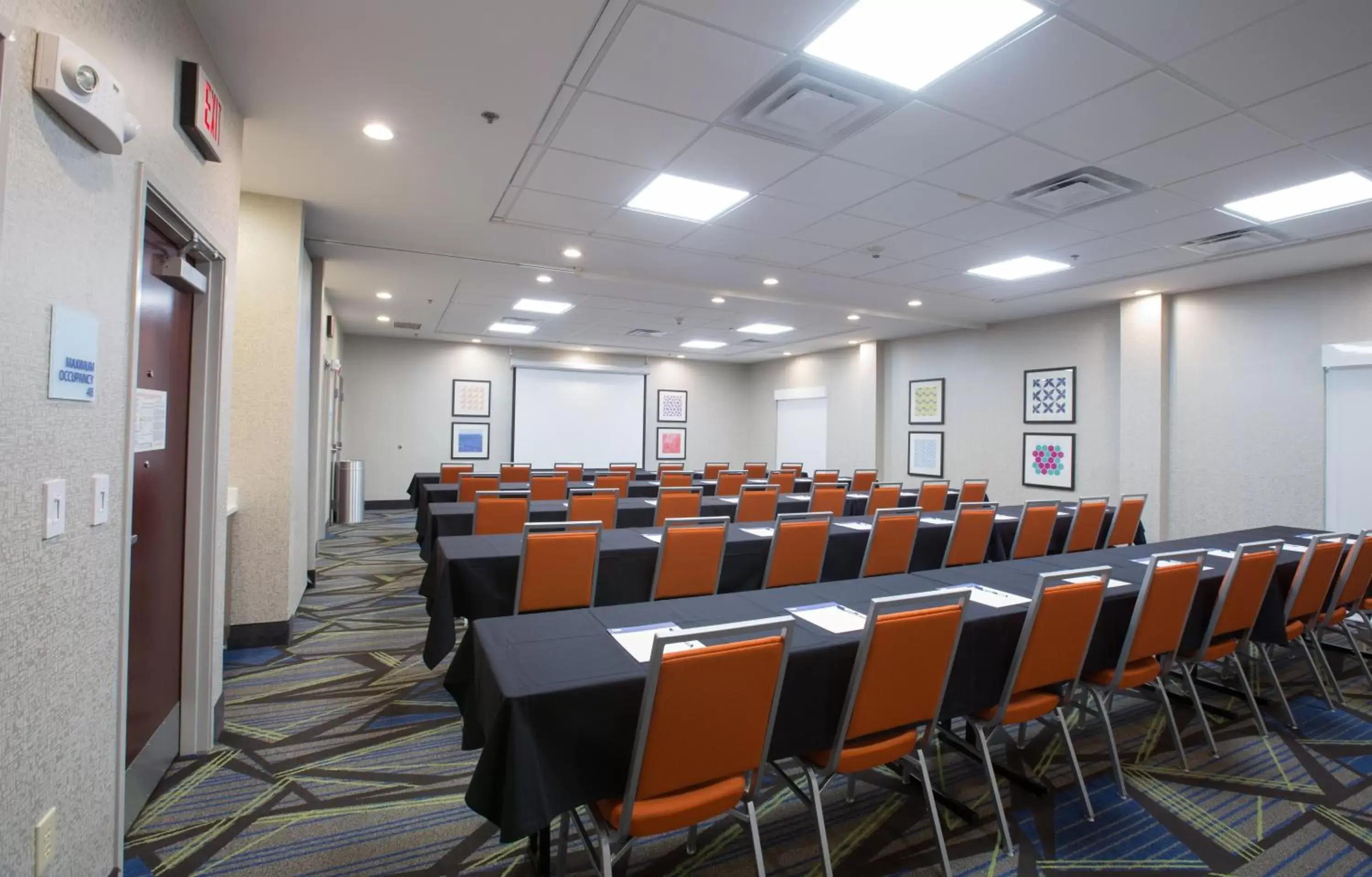 Meeting/conference room in Holiday Inn Express & Suites Tupelo, an IHG Hotel