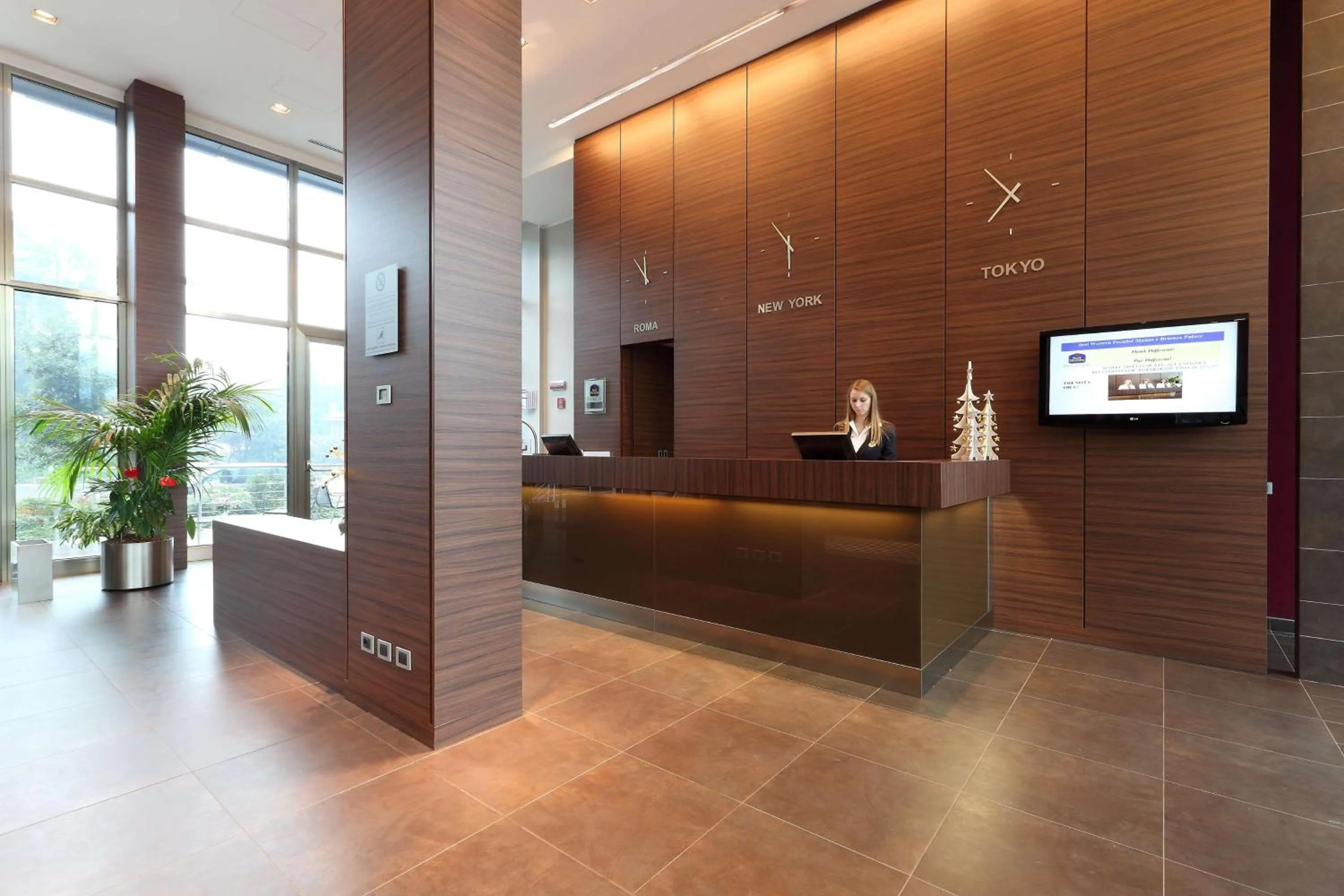 Lobby or reception in Best Western Plus Hotel Monza e Brianza Palace