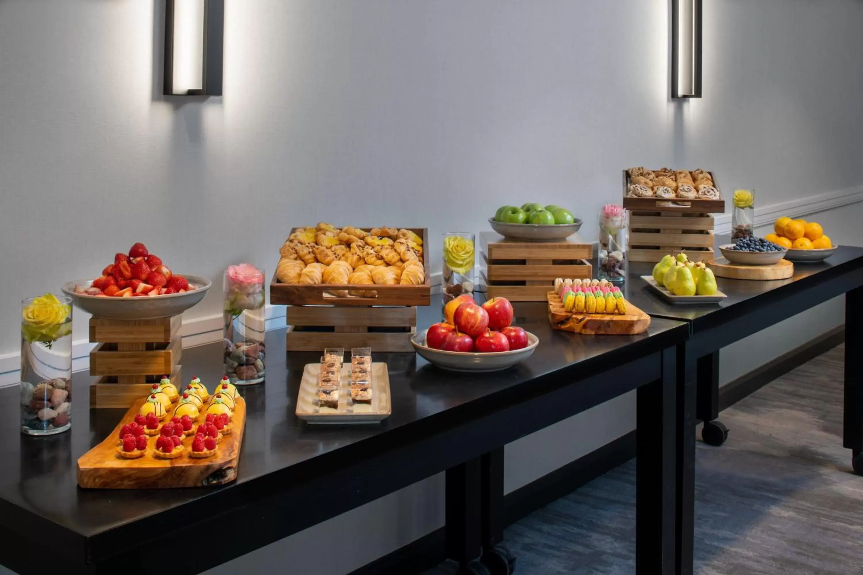 Meeting/conference room, Food in Falls Church Marriott Fairview Park