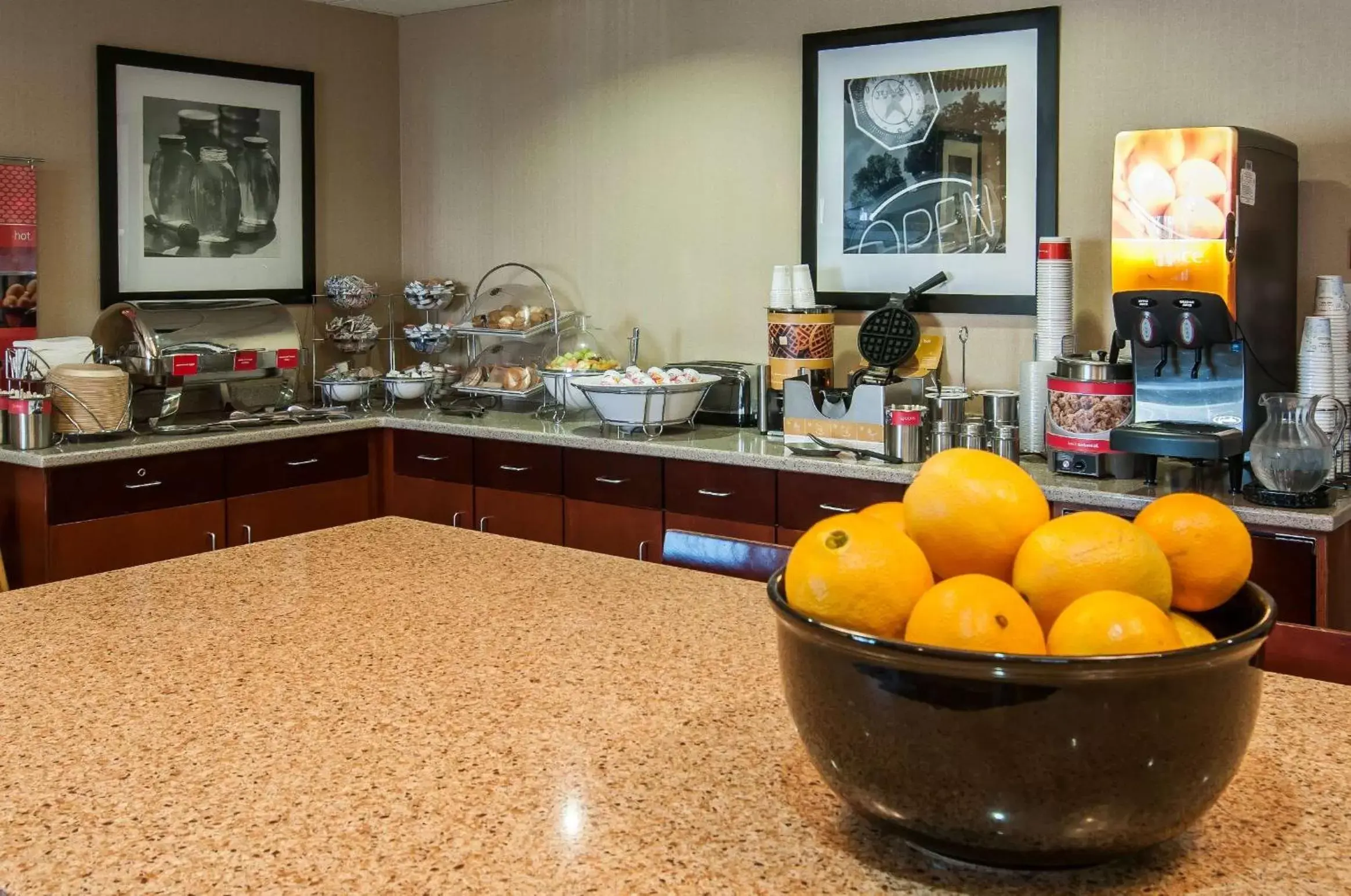 Dining area, Food in Hampton Inn Boise - Airport