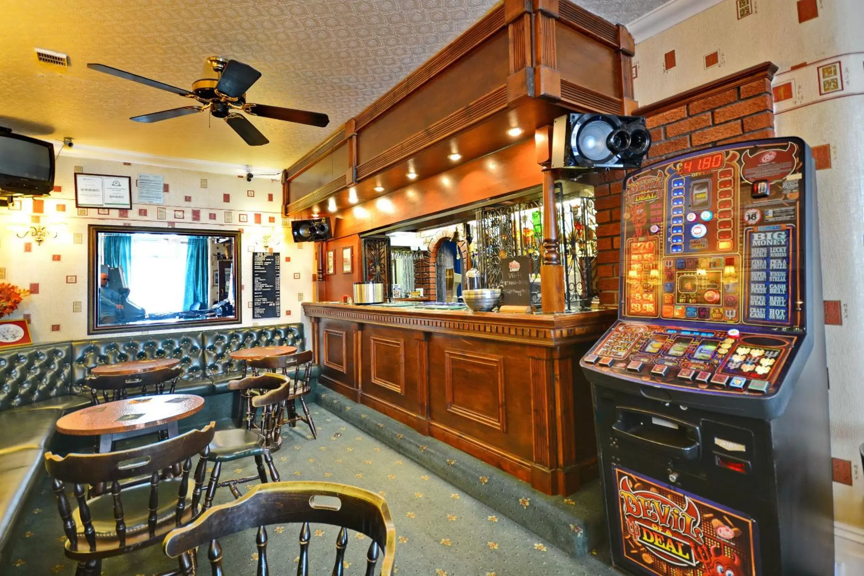 Lounge or bar, Lounge/Bar in Royal Oakwell Hotel