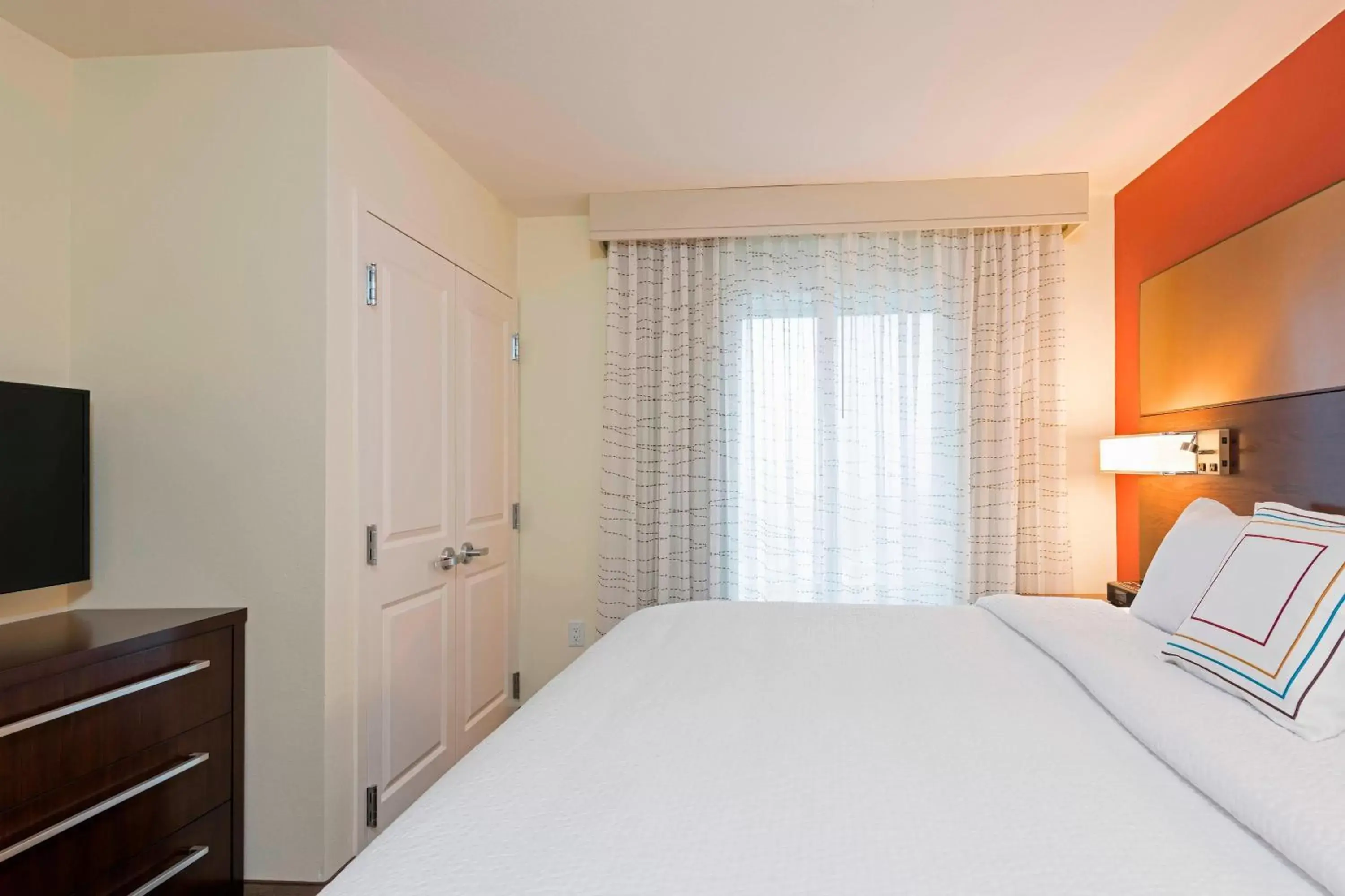 Bedroom, Bed in Residence Inn by Marriott Milwaukee West