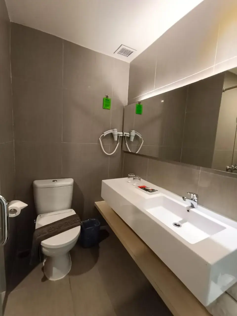 Bathroom in Zuri Express Lippo Cikarang Hotel