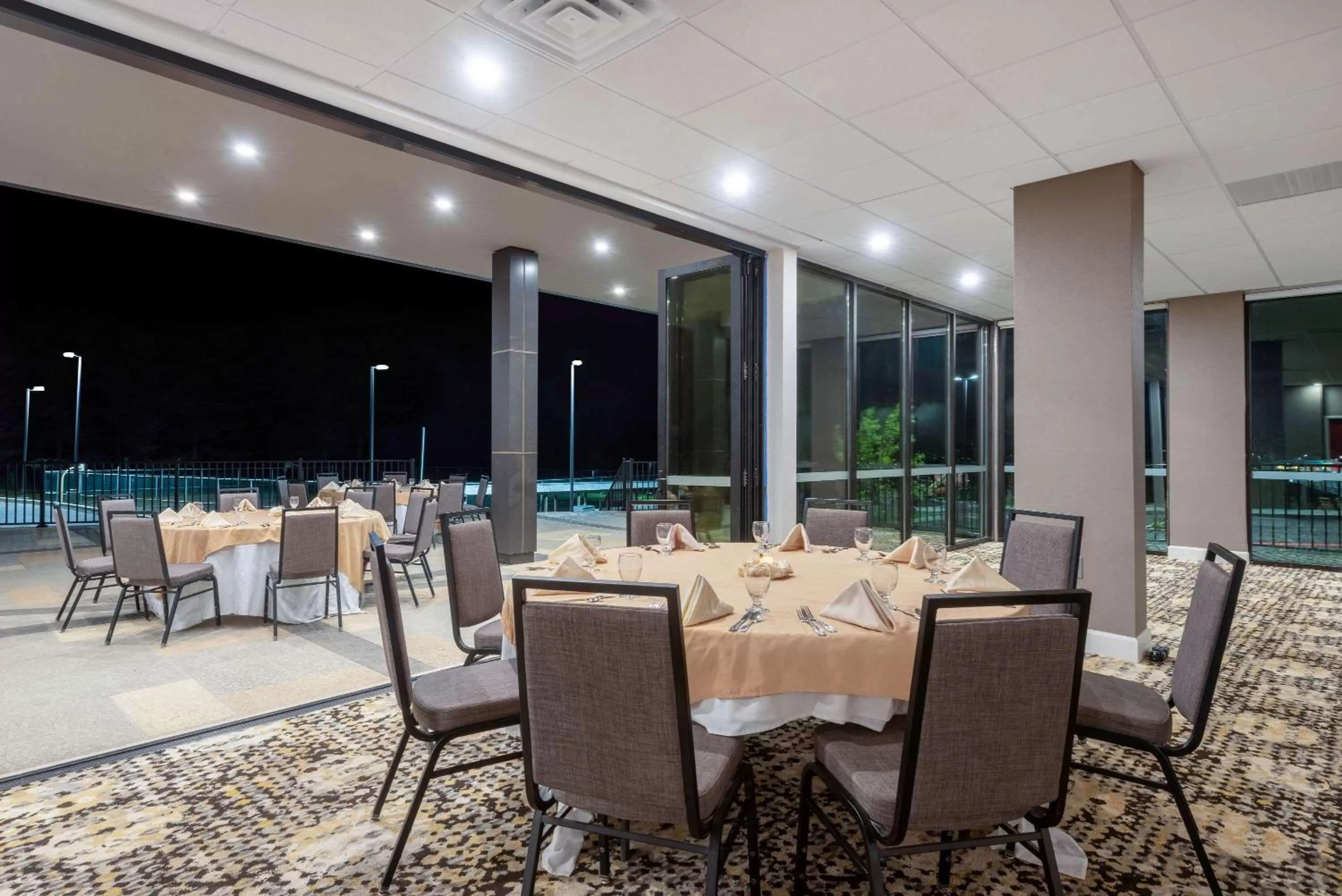 Patio in Wyndham Lancaster Resort and Convention Center