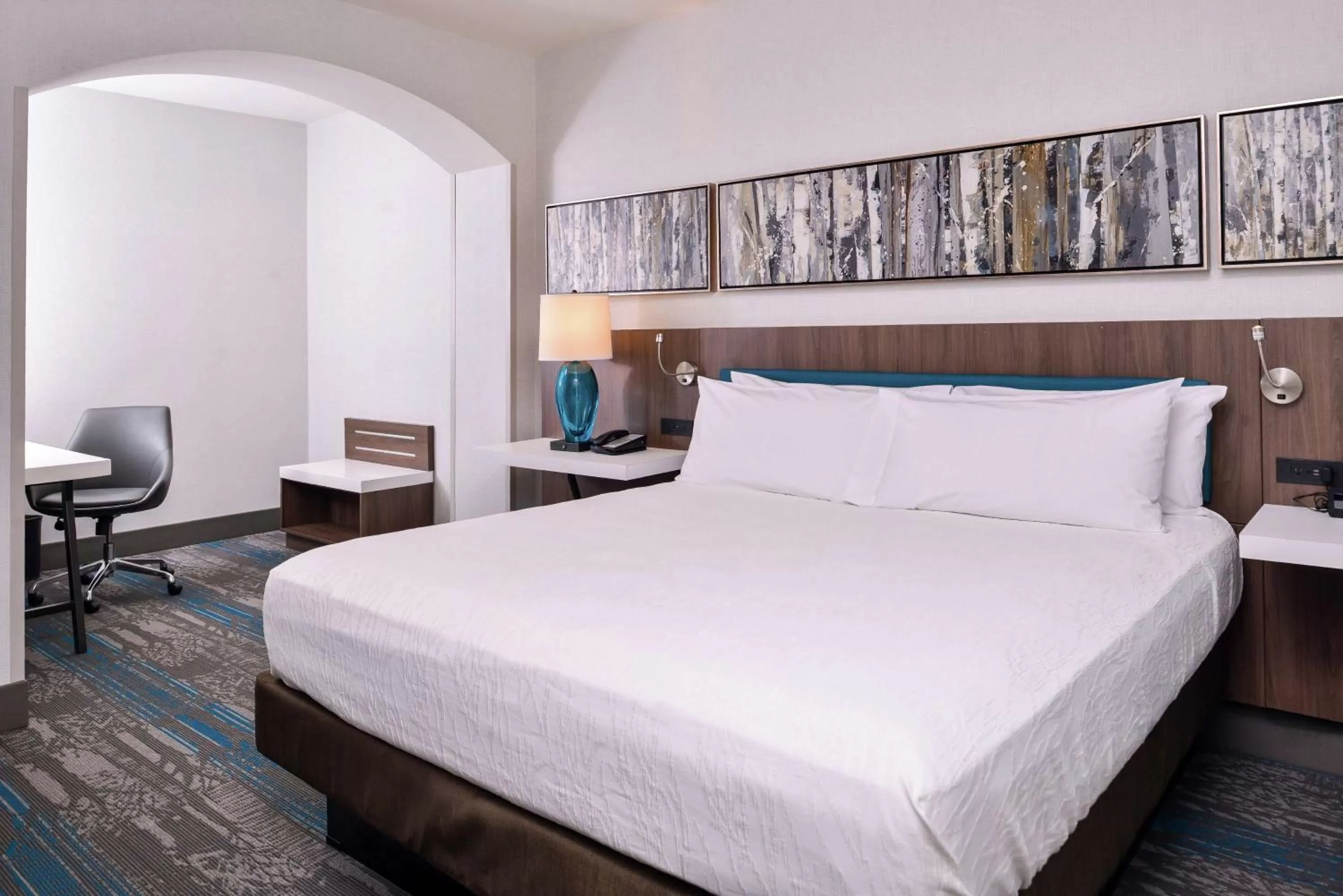 Bed in Hilton Garden Inn Salt Lake City Downtown