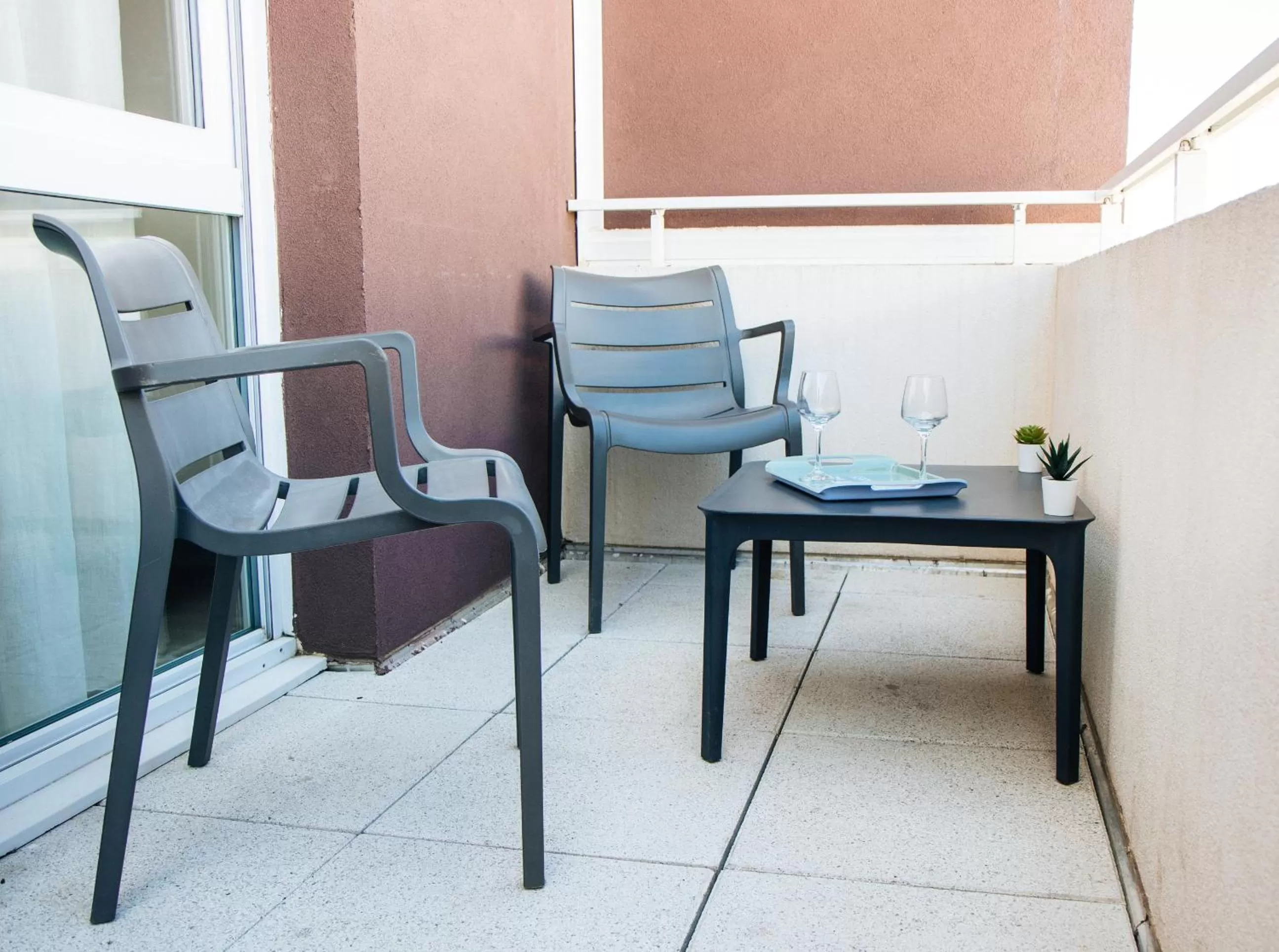 Balcony/Terrace in Twenty Business Flats Nîmes Trigone