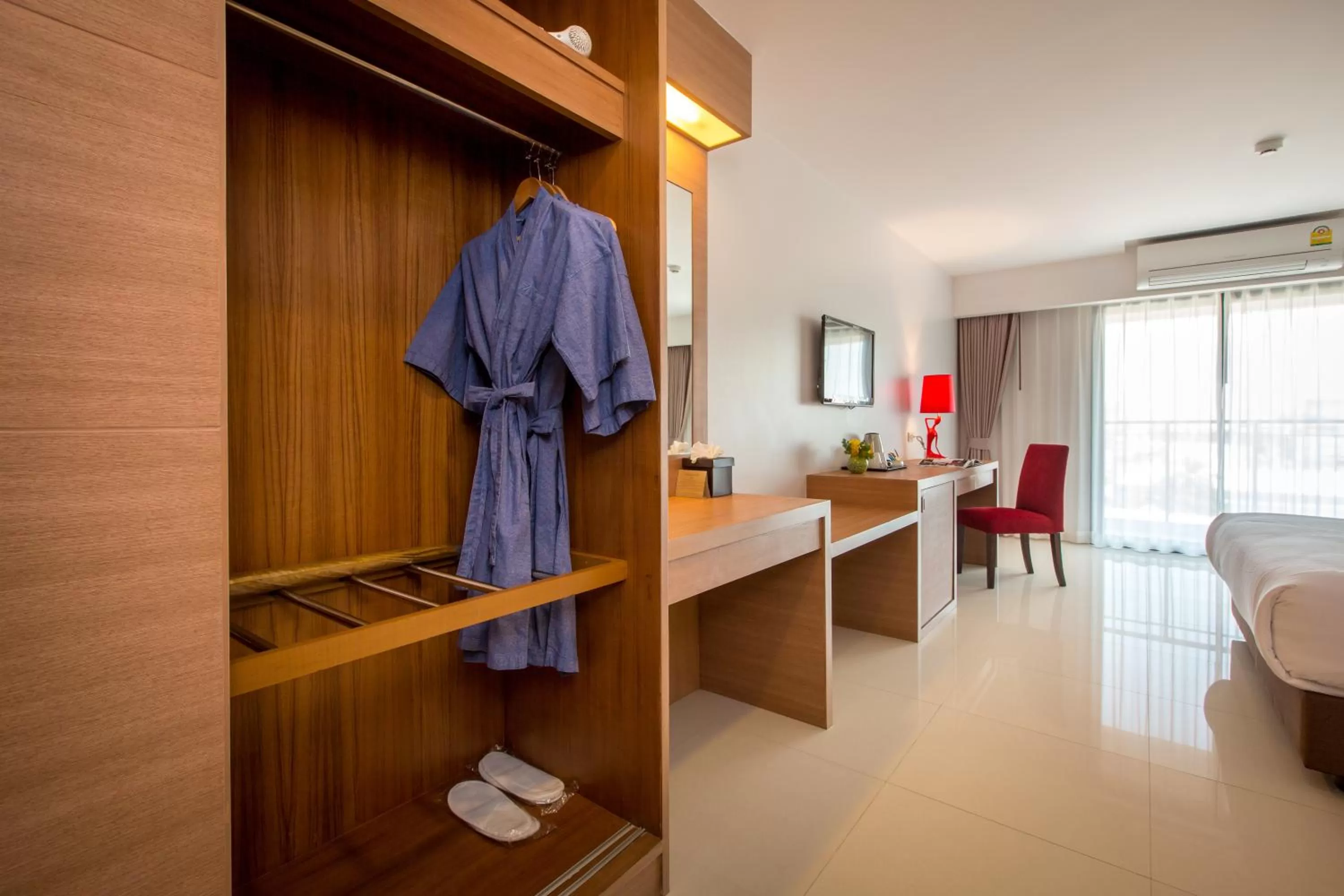 Balcony/Terrace, Bed in Riche Hua Hin Hotel - SHA Plus