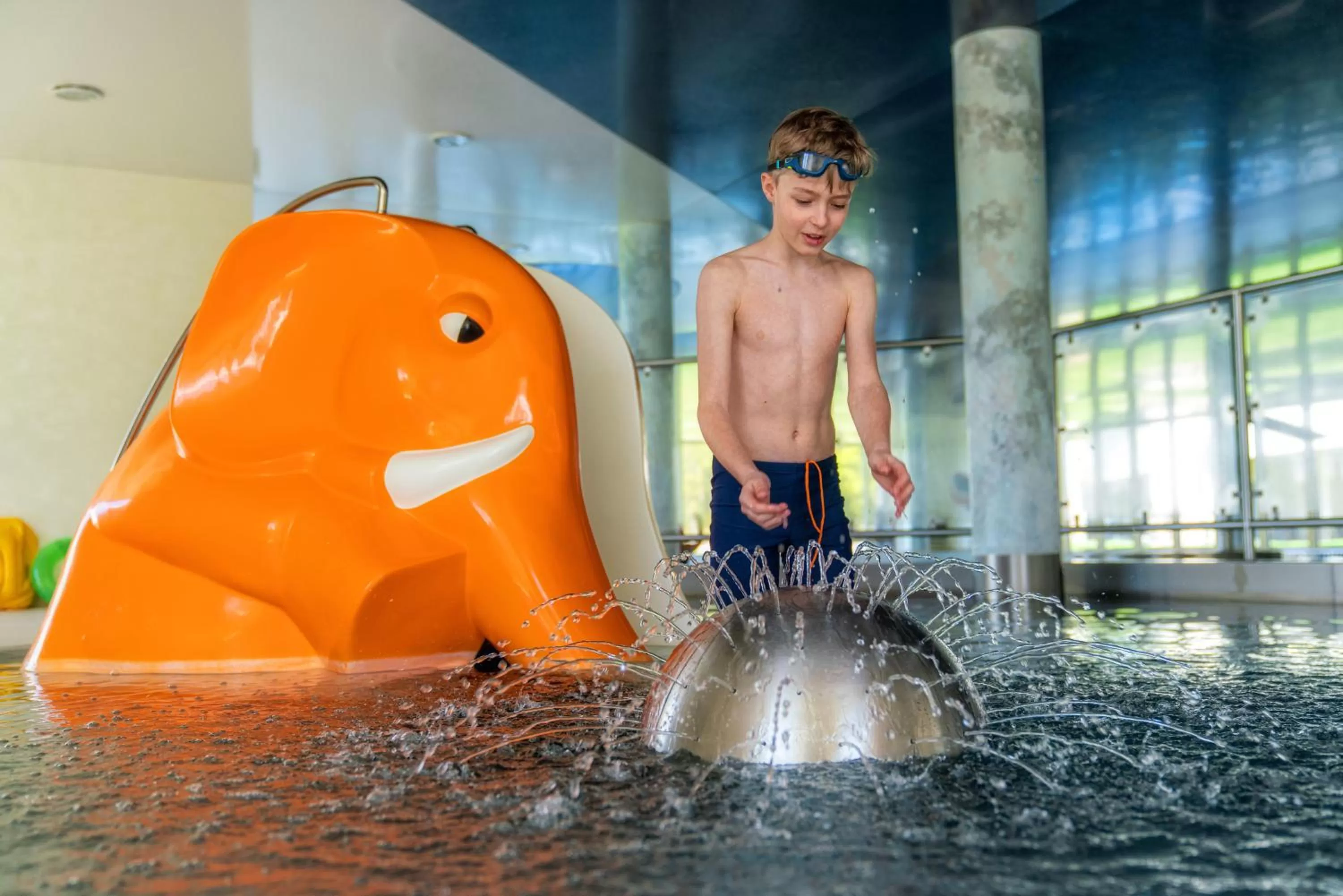 Swimming pool in Hotel Kiston