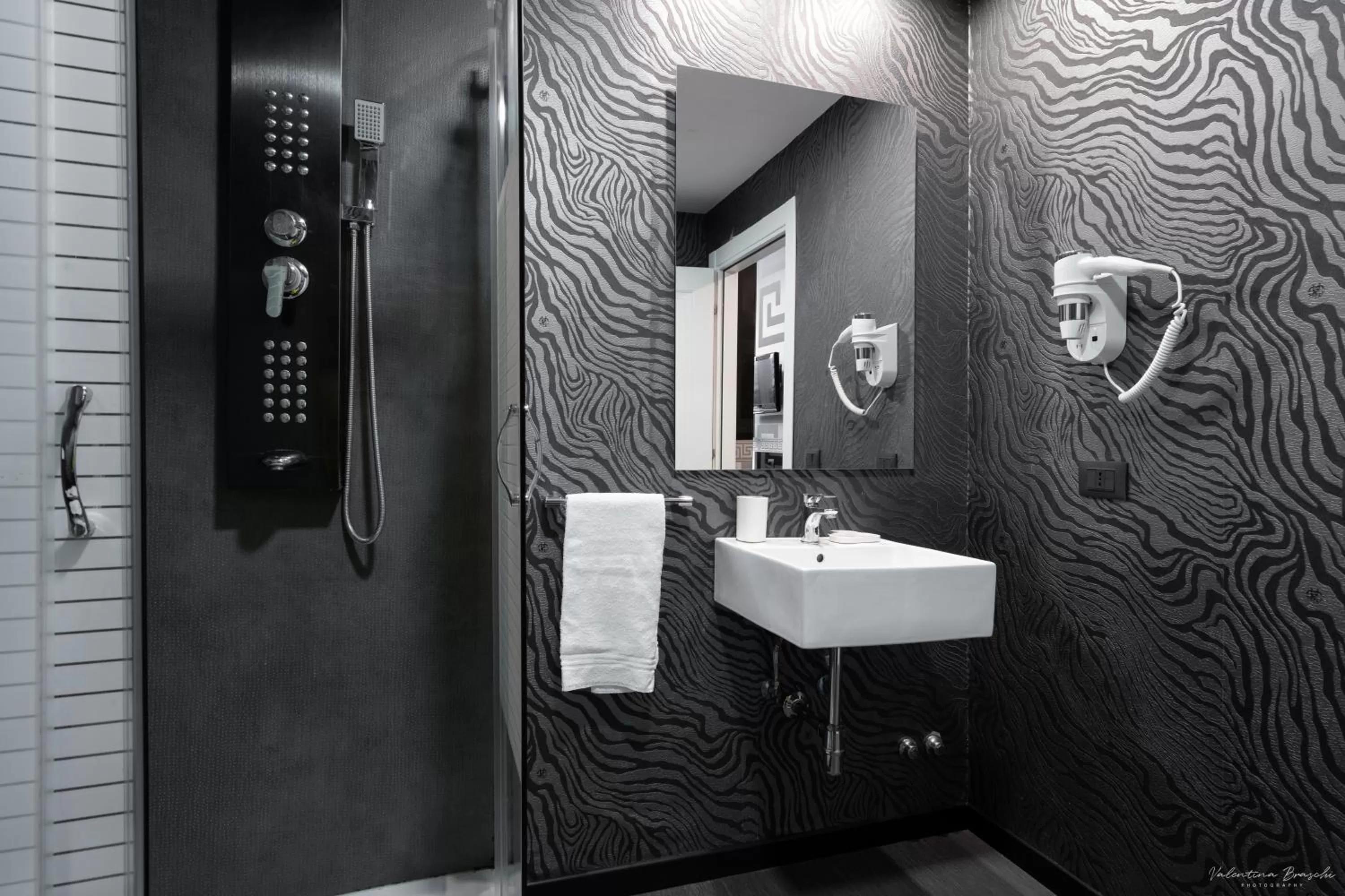 Bathroom in Hotel Spagna