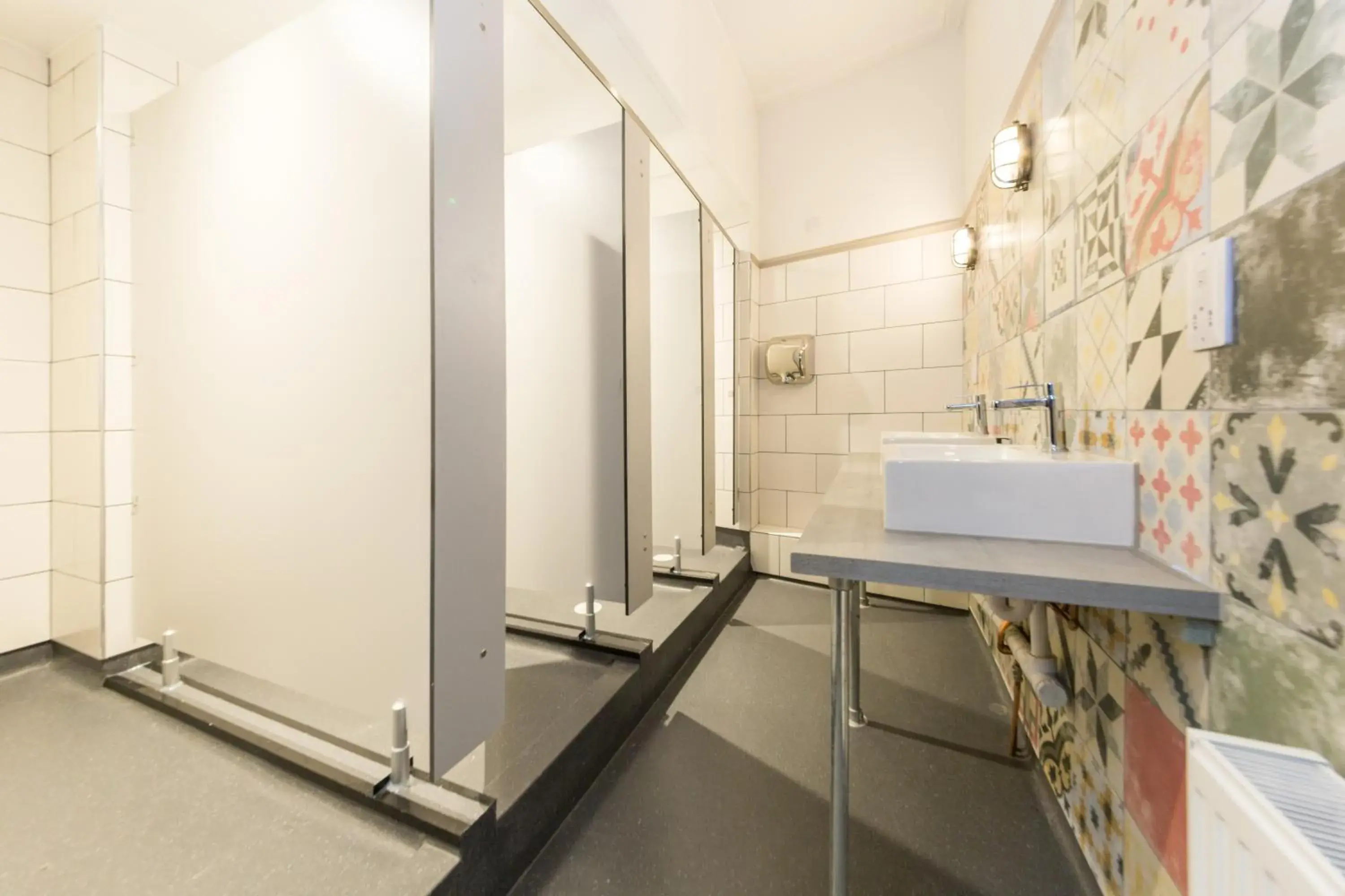 Shower, Bathroom in PubLove @ The Green man, Paddington