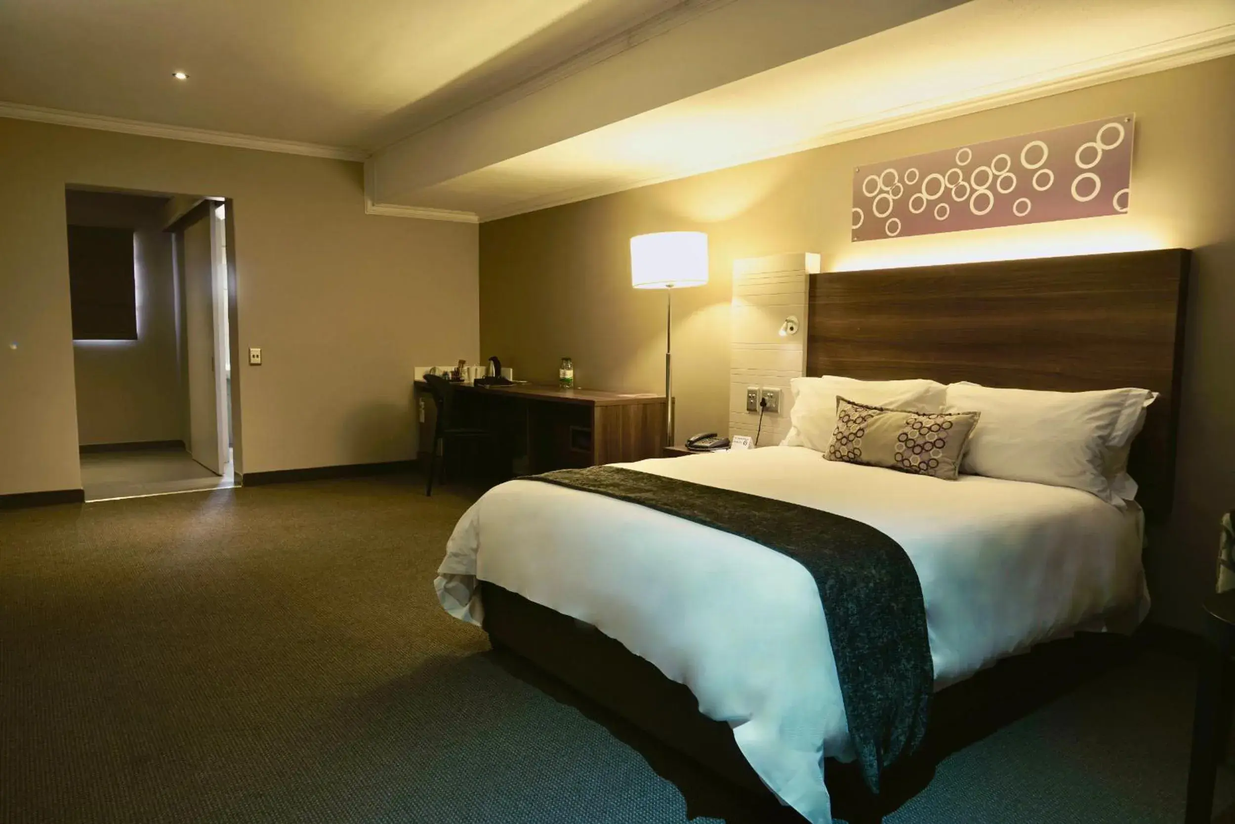 Bed in Birchwood Hotel and OR Tambo Conference Centre
