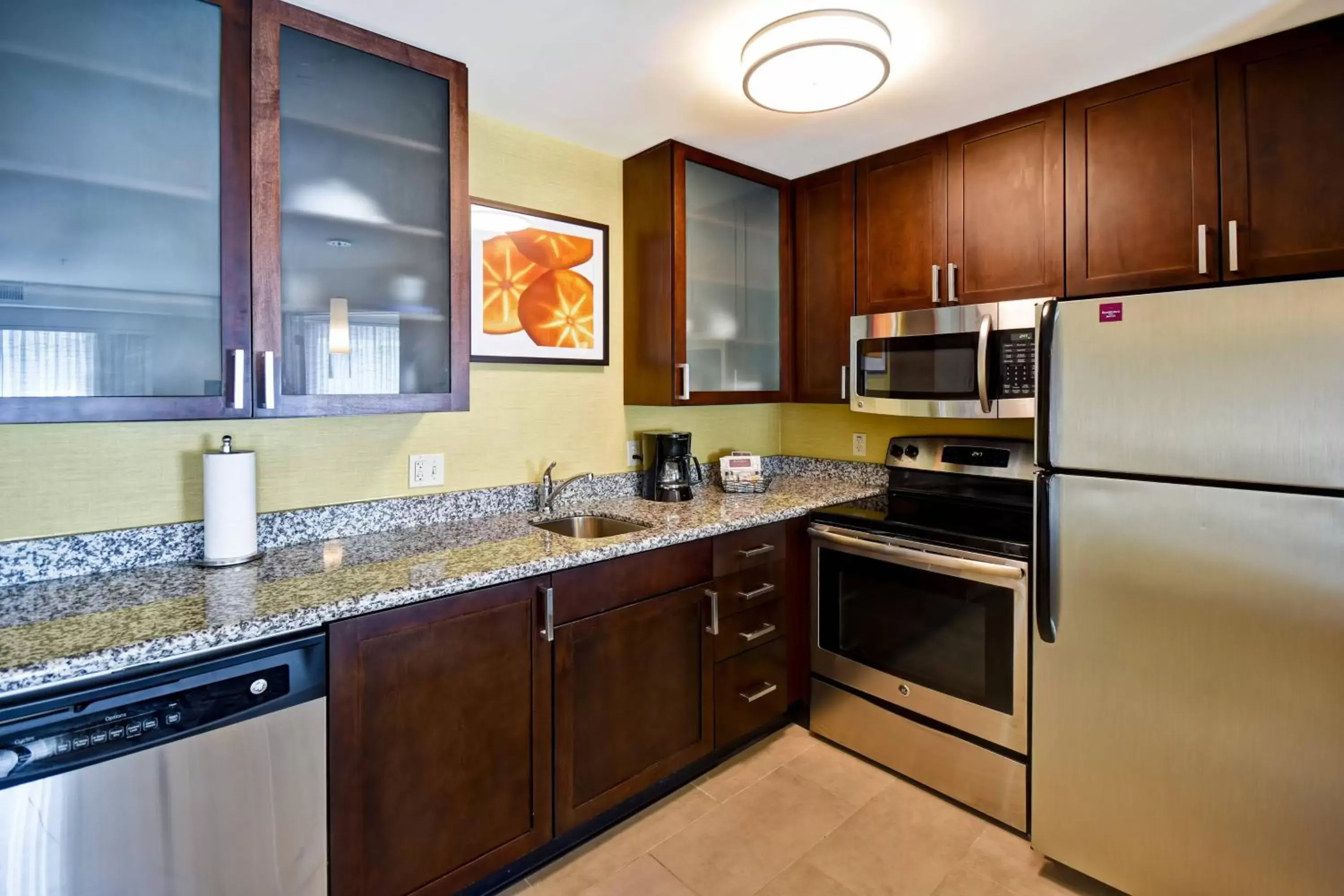 Bedroom, Kitchen/Kitchenette in Residence Inn by Marriott Springfield Chicopee